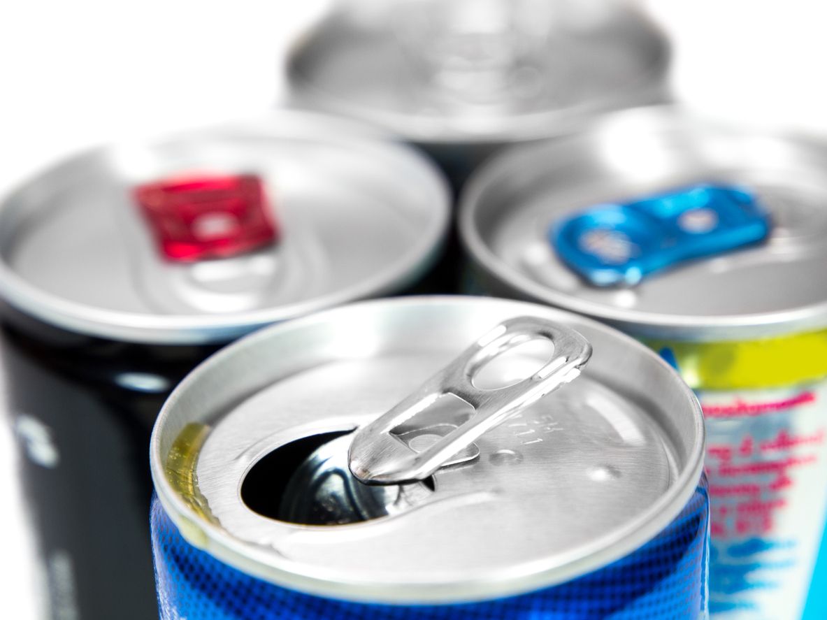Energydrinks enthalten neben Koffein noch andere aufputschende Inhaltsstoffe.