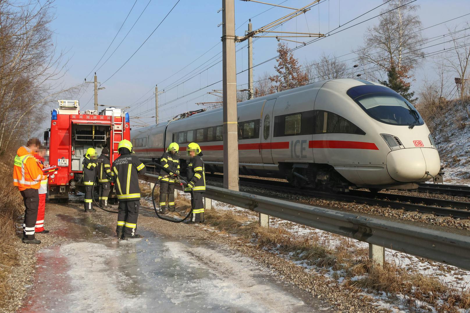 In Krenglbach in Oberösterreich starb ein Mann bei einem Zugunfall.