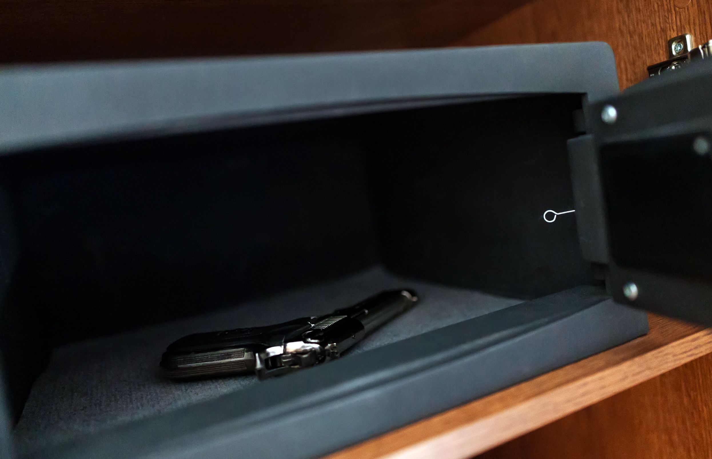 Immer mehr Menschen haben eine private Schusswaffe zuhause.