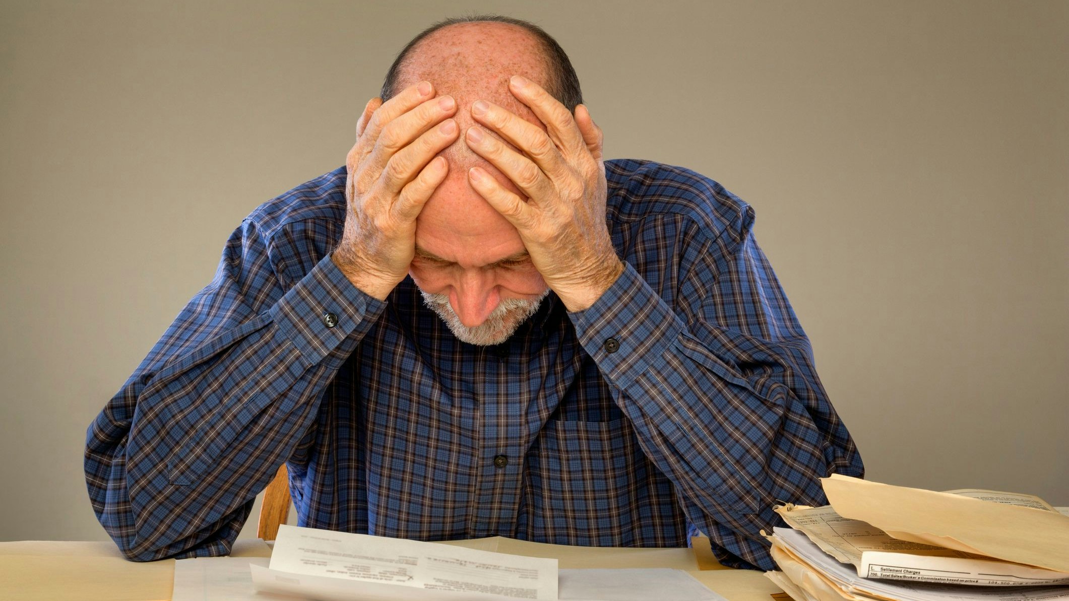 Kurz vor der Pension ist der Mann sein Geld los. 