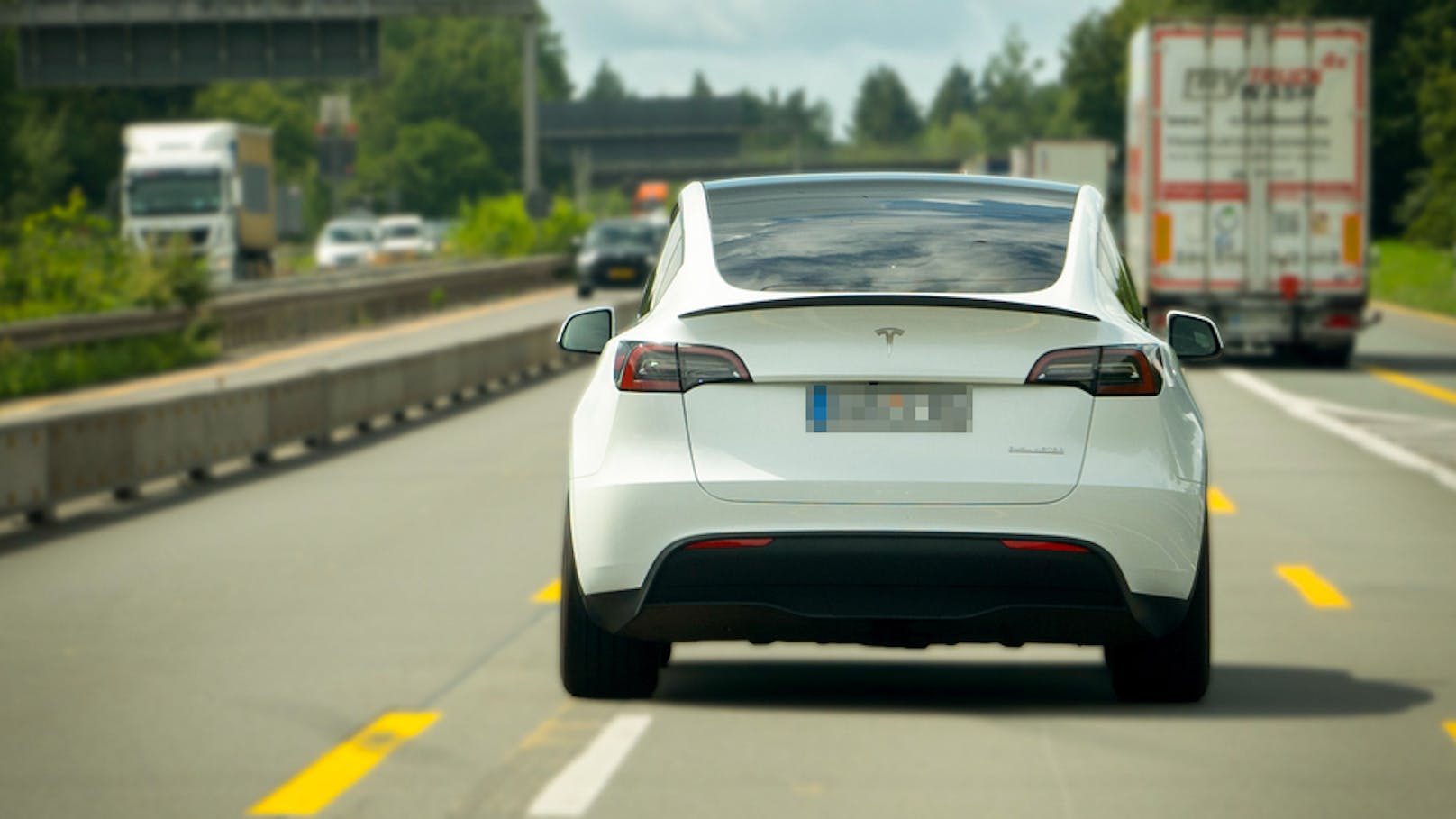 Teenie hackt Carsharing-Konto und flüchtet mit Tesla