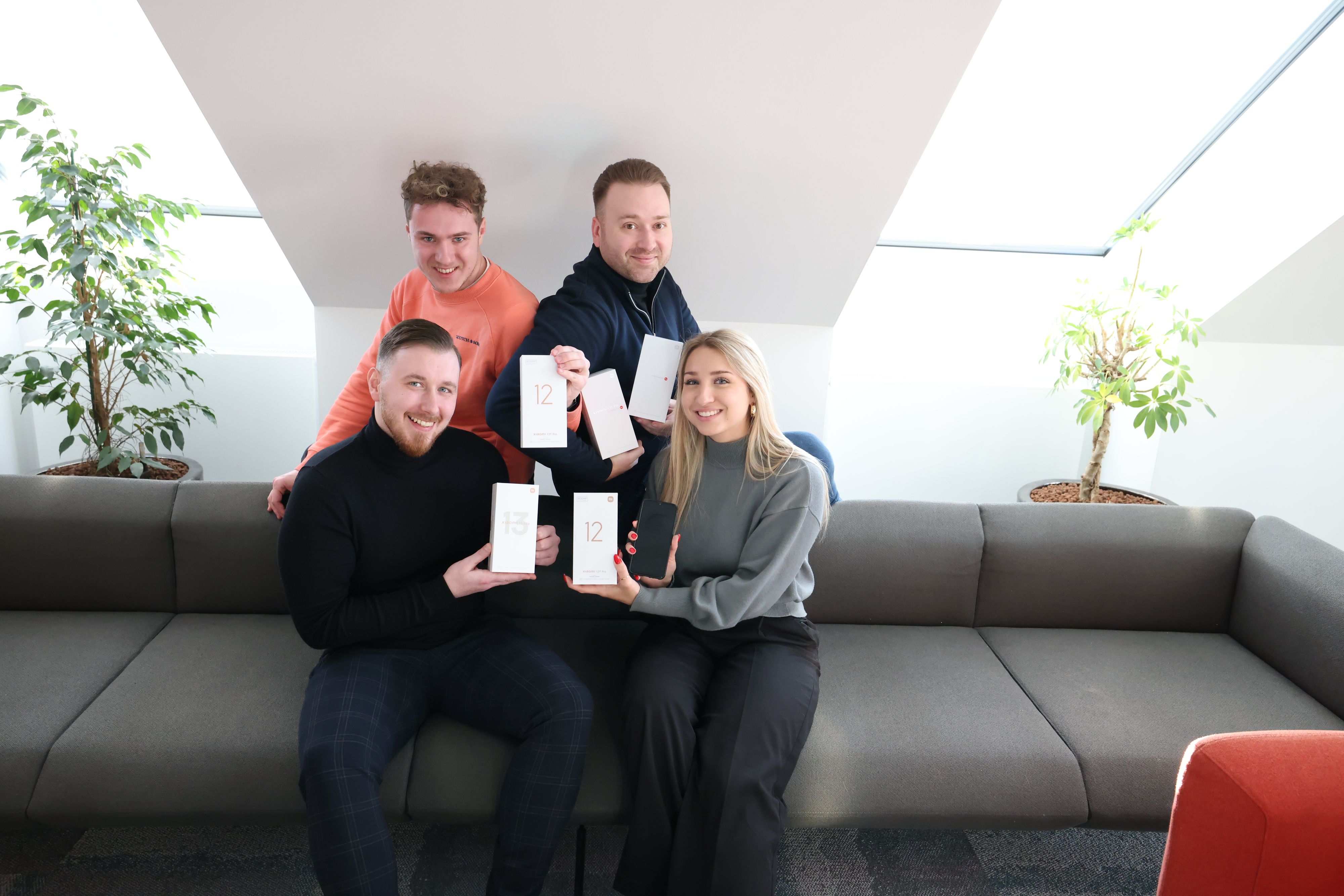 Diese Smartphones gibt es nun jeden Monat zu gewinnen.