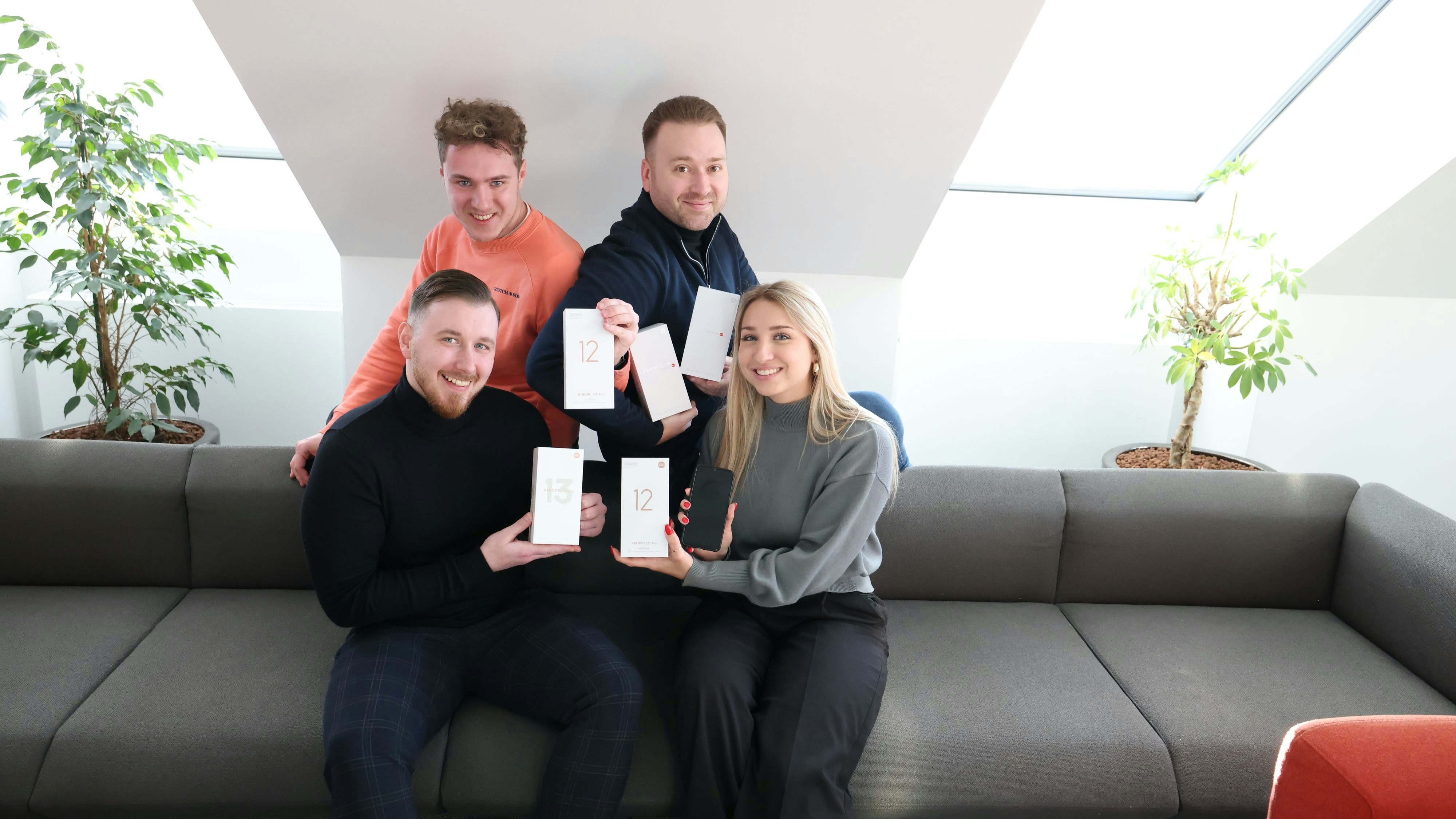 Diese Smartphones gibt es nun jeden Monat zu gewinnen.