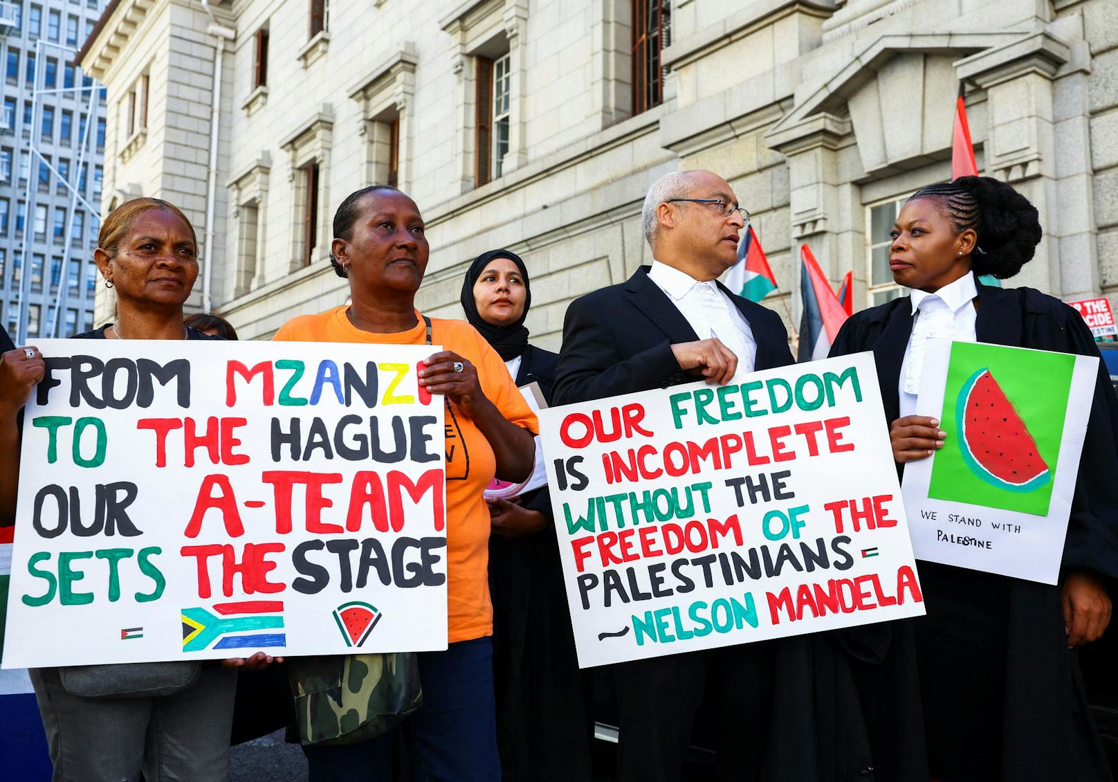 Die Rechtsvertreter Südafrikas beschuldigen Israel vor dem höchsten Gericht der Vereinten Nationen, die Völkermordkonvention verletzt zu haben.