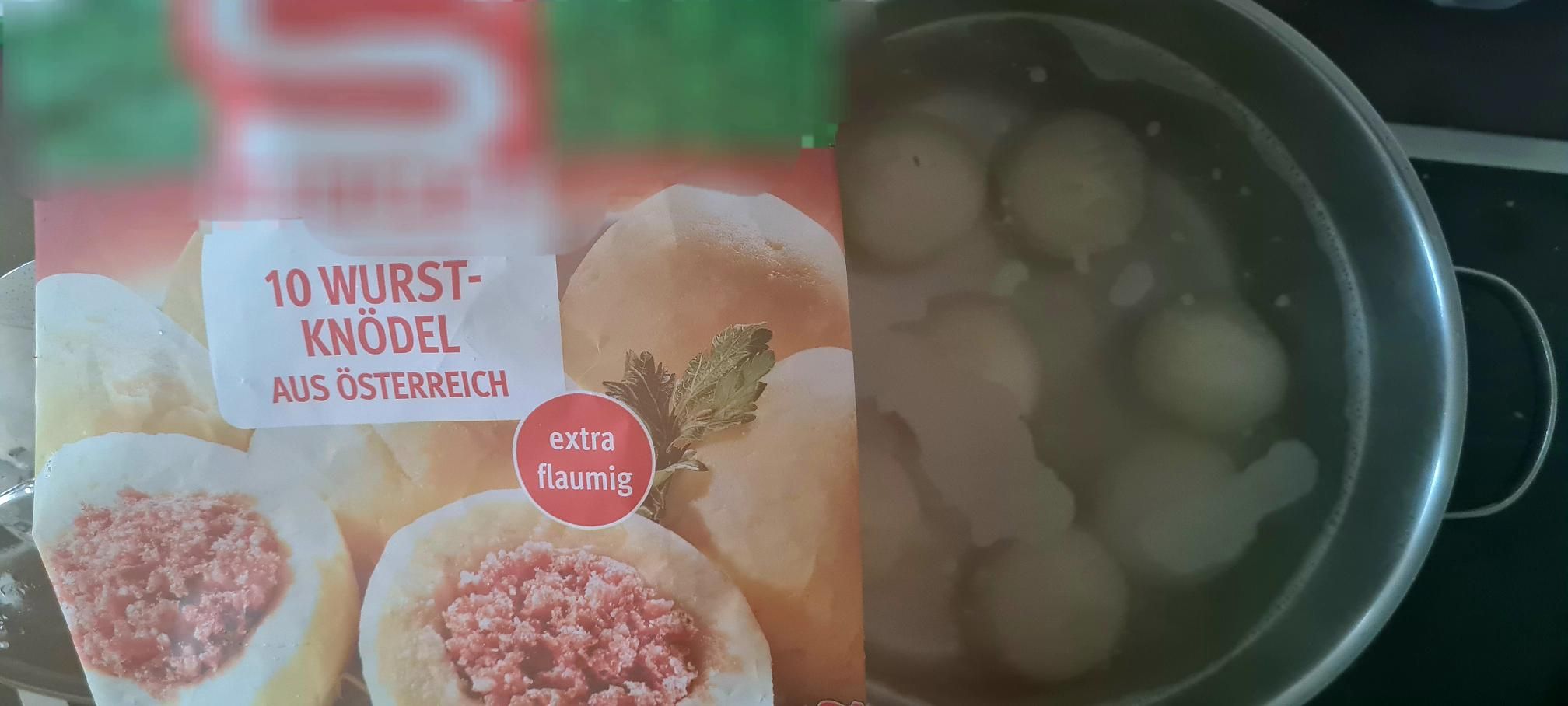 Statt der zehn Knödel landeten nur acht im Kochtopf.