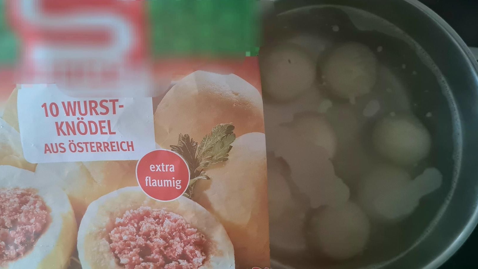 Statt der 10 Knödel landeten nur 8 im Kochtopf.