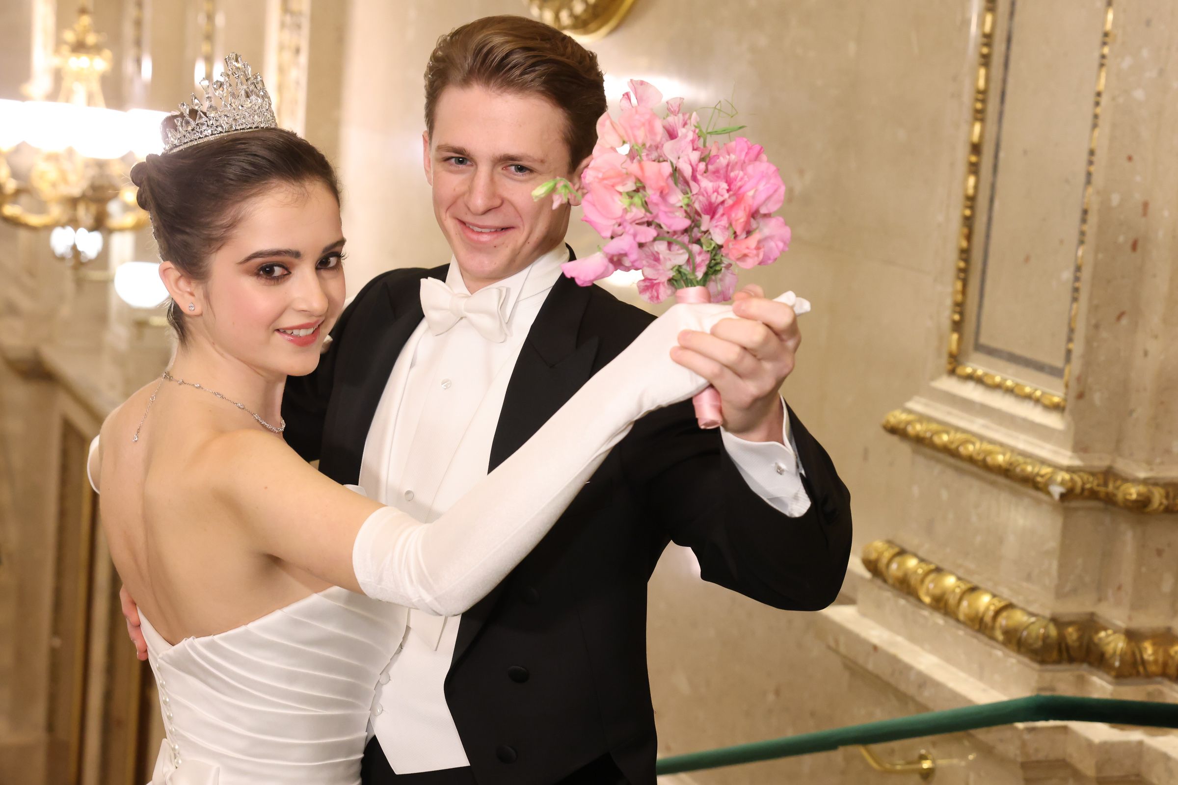 Die Opernball-Tiara kommt auch heuer wieder von Swarovski und soll die Debütantinnen 