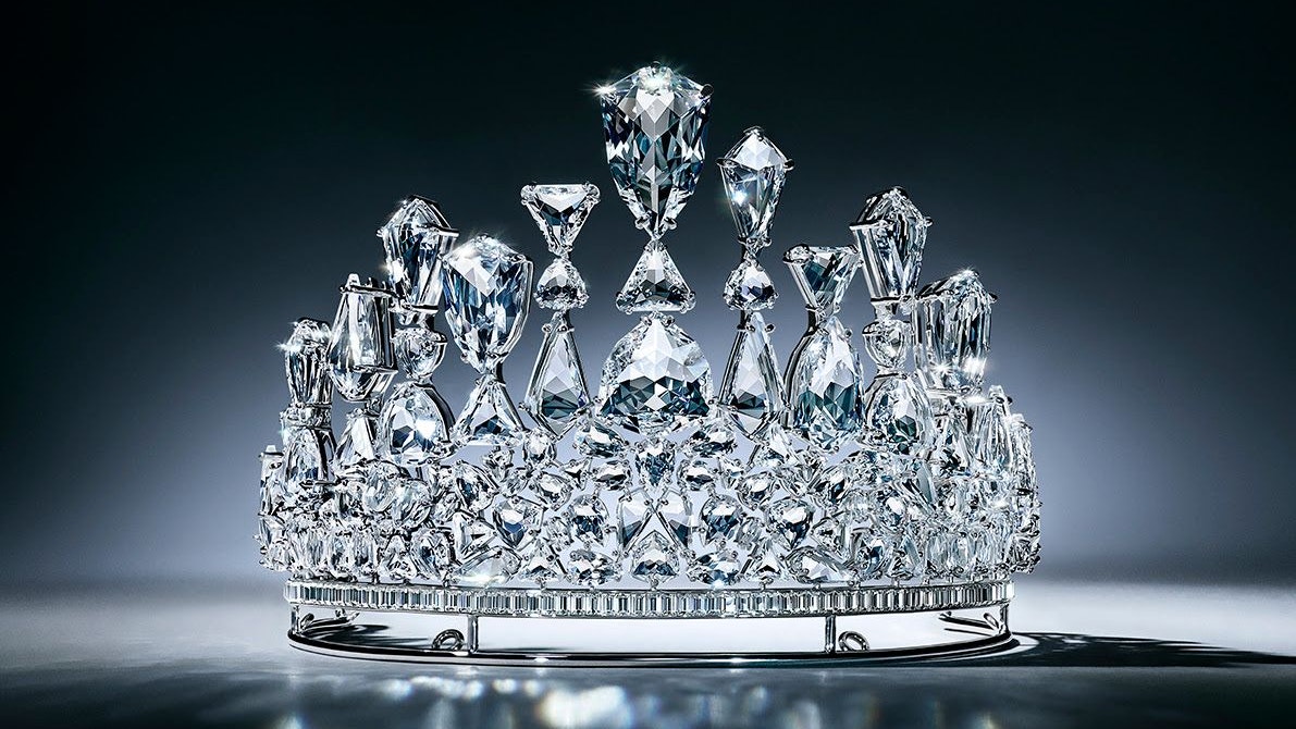 Gekrönte Häupter: Die Debütantinnen tragen 2024 dieses glamouröses Krönchen.