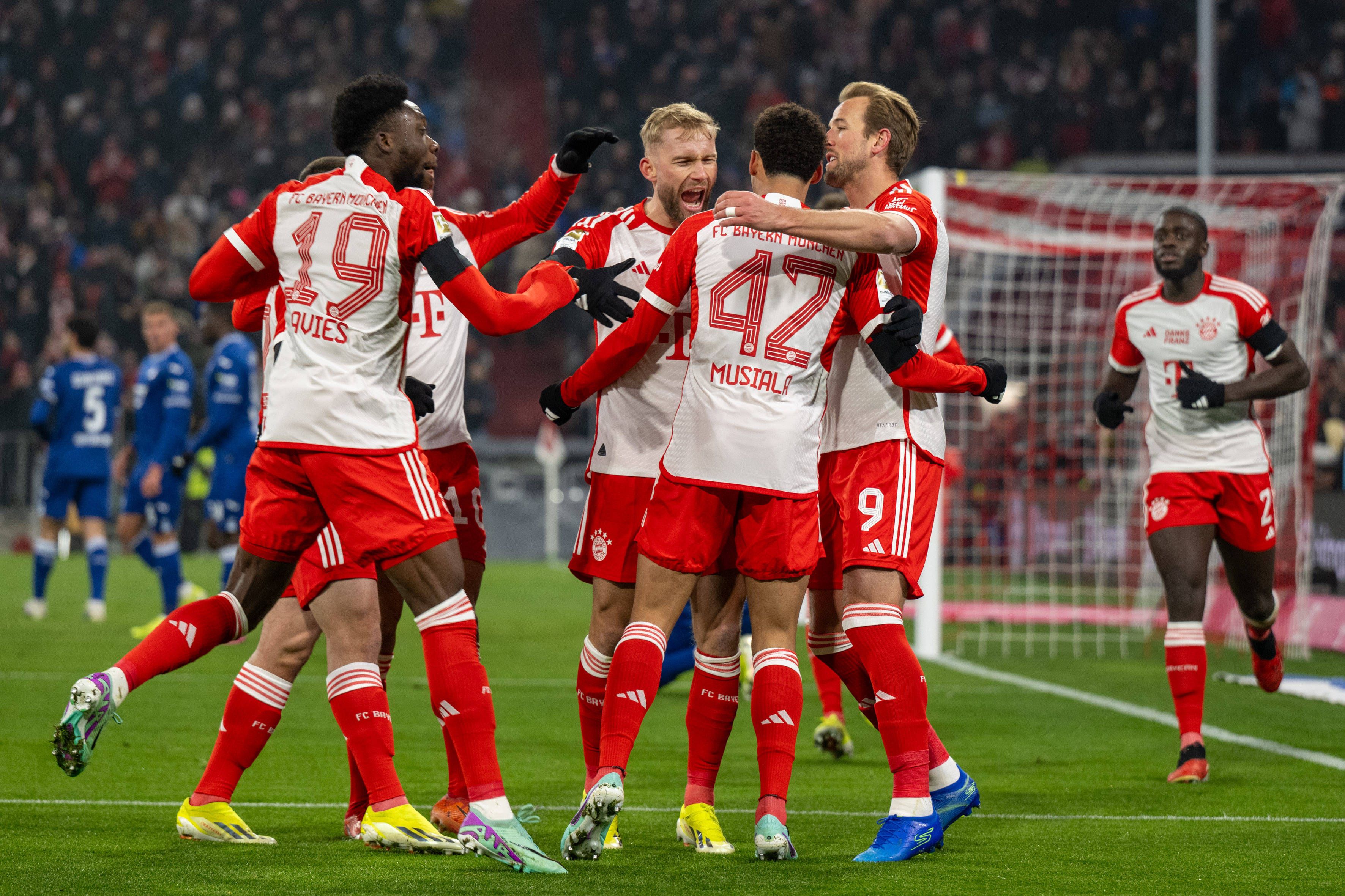 Emotionaler Sieg! Bayern Holen 3:0 Für "Kaiser Franz" – Fussball | Heute.at