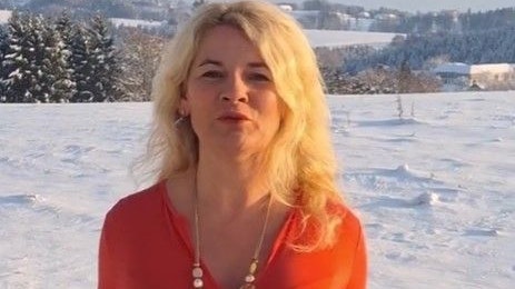 Die 47-Jährige aus Niederösterreich gibt auf TikTok und anderen Plattformen 