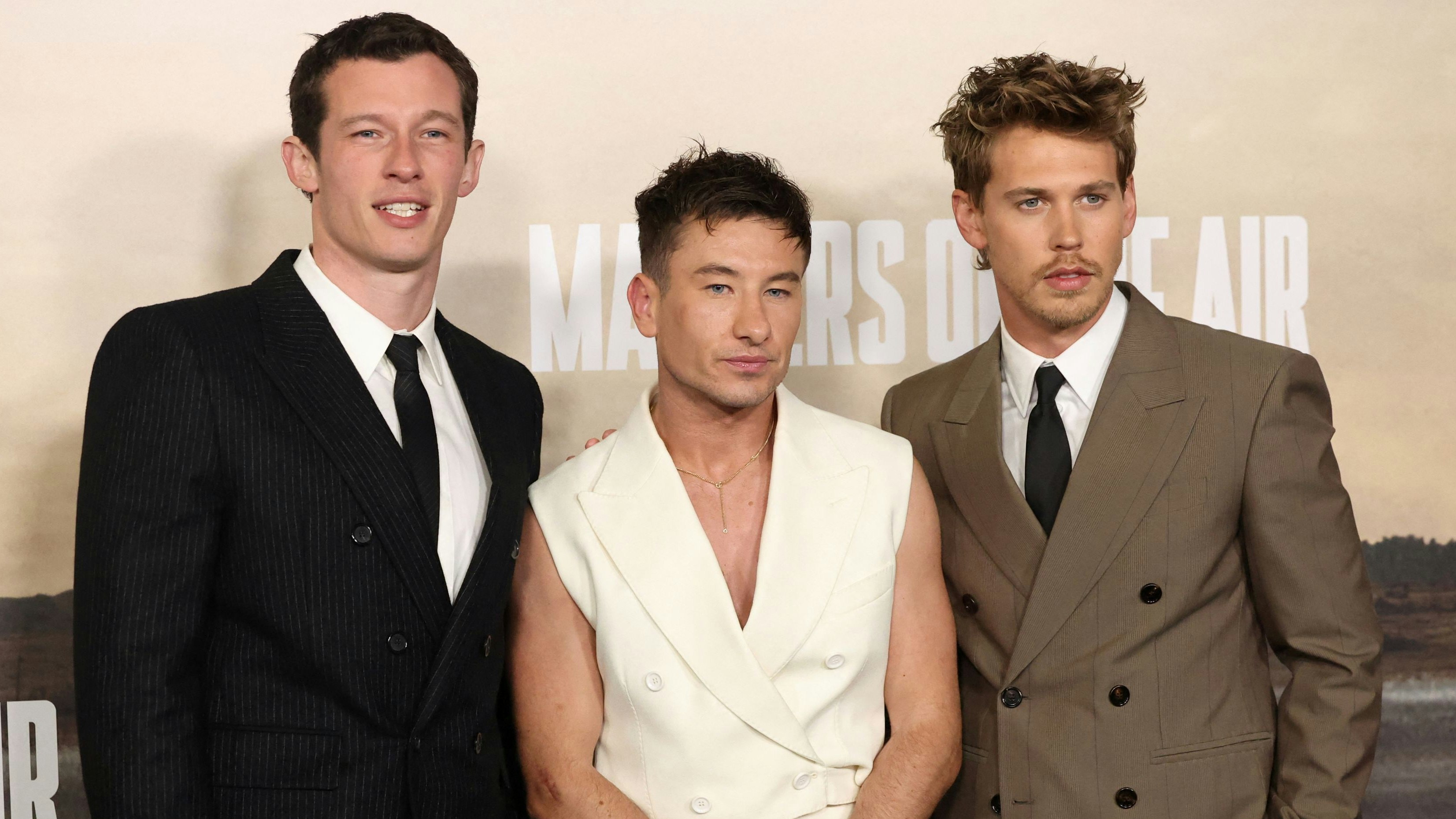 Callum Turner steht neben Barry Keoghan und Austin Butler für "Master of the Air" vor der Kamera. 