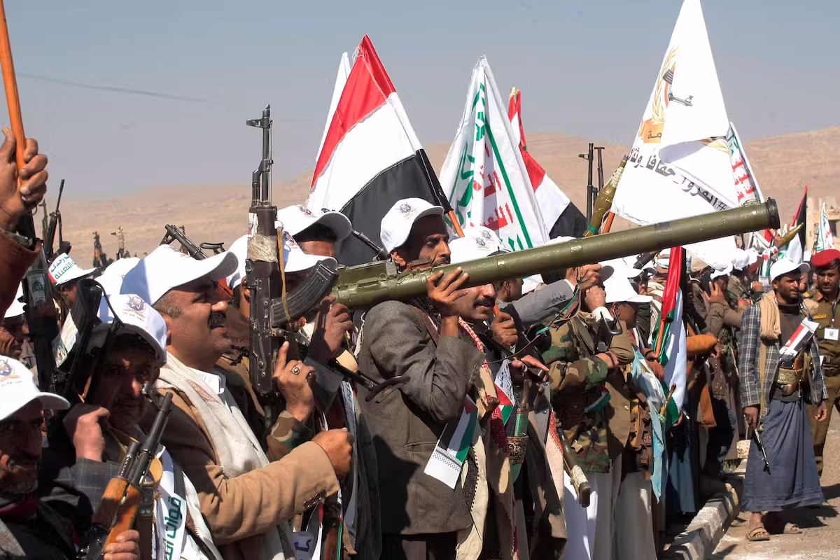 Unterstützer der Huthi-Rebellen gehen im Jemen auf die Straßen.