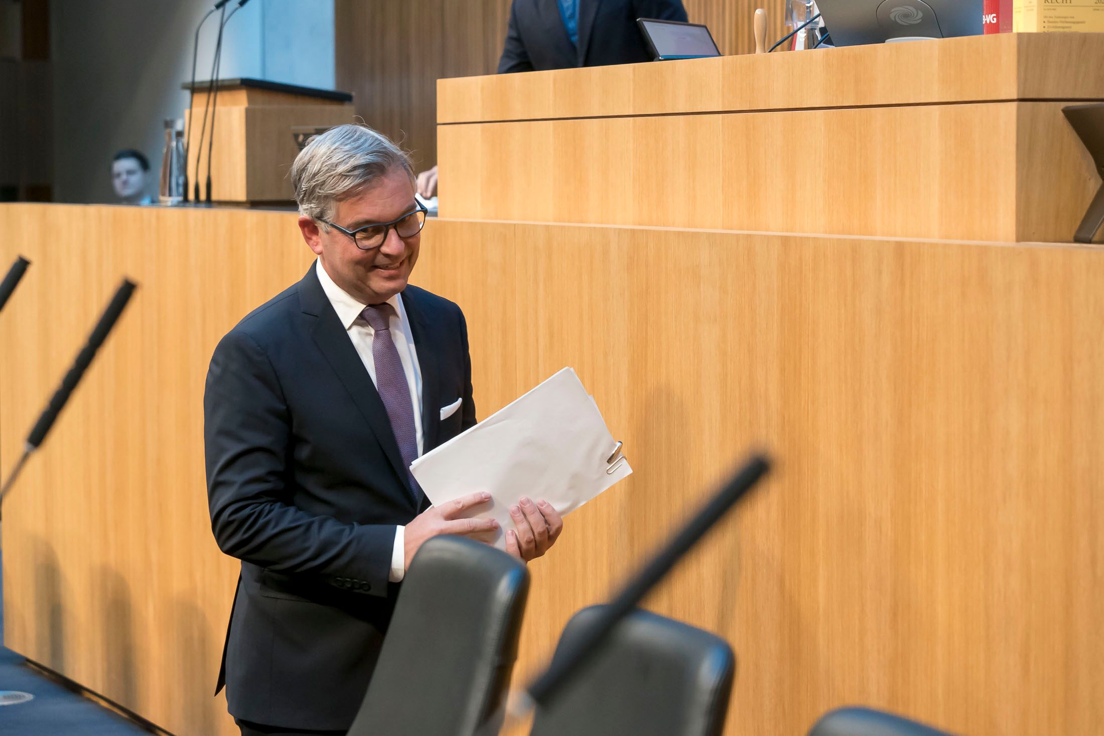 Peinlicher Zwischenfall für Finanzminister Magnus Brunner. 