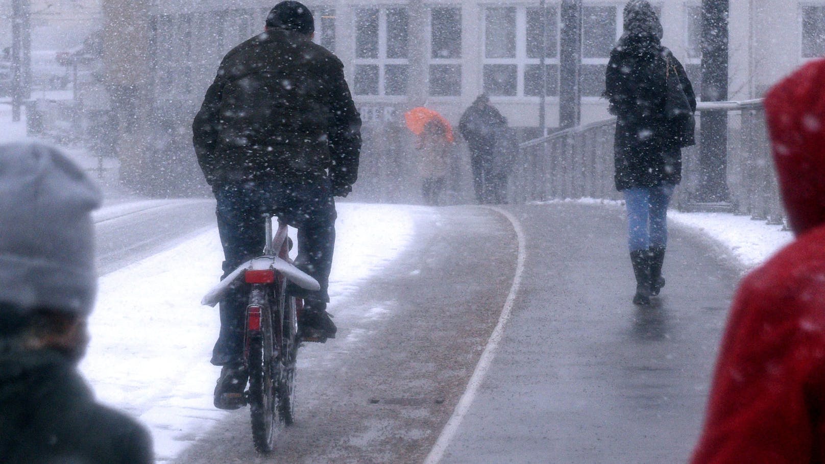 Wetter-Wende bringt Neuschnee und Eisregen ins Land