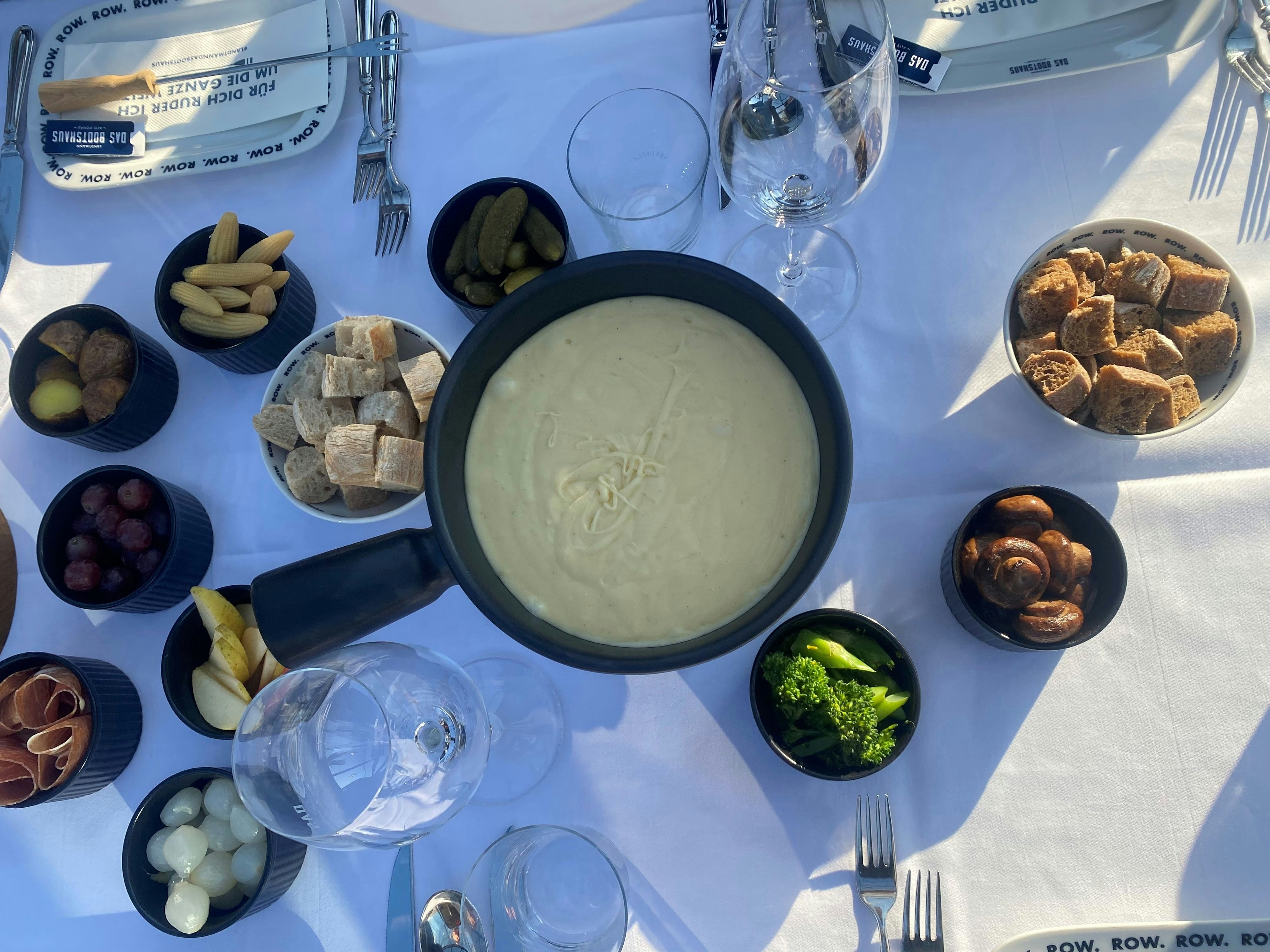Käsefondue in den Glashäusern vom Bootshaus | Heute.at