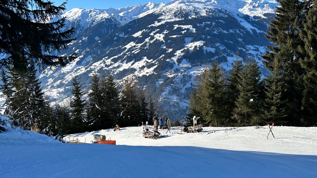 Heute.at - 35-Jährige stirbt nach Unfall auf bekannter Skipiste