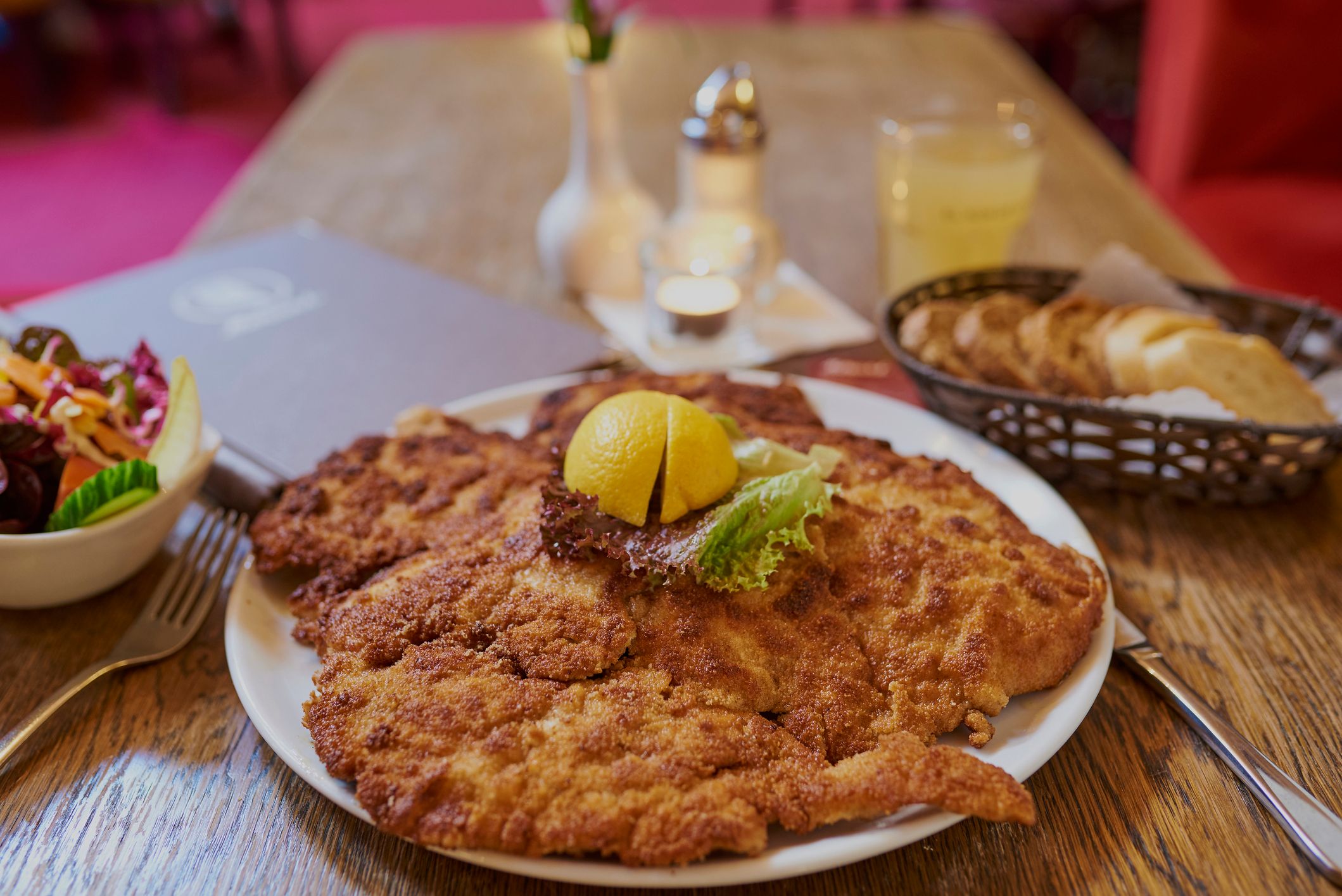 Schnitzel und Co werden in einem bekannten Wirtshaus im Salzkammergut vorerst nicht mehr serviert.
