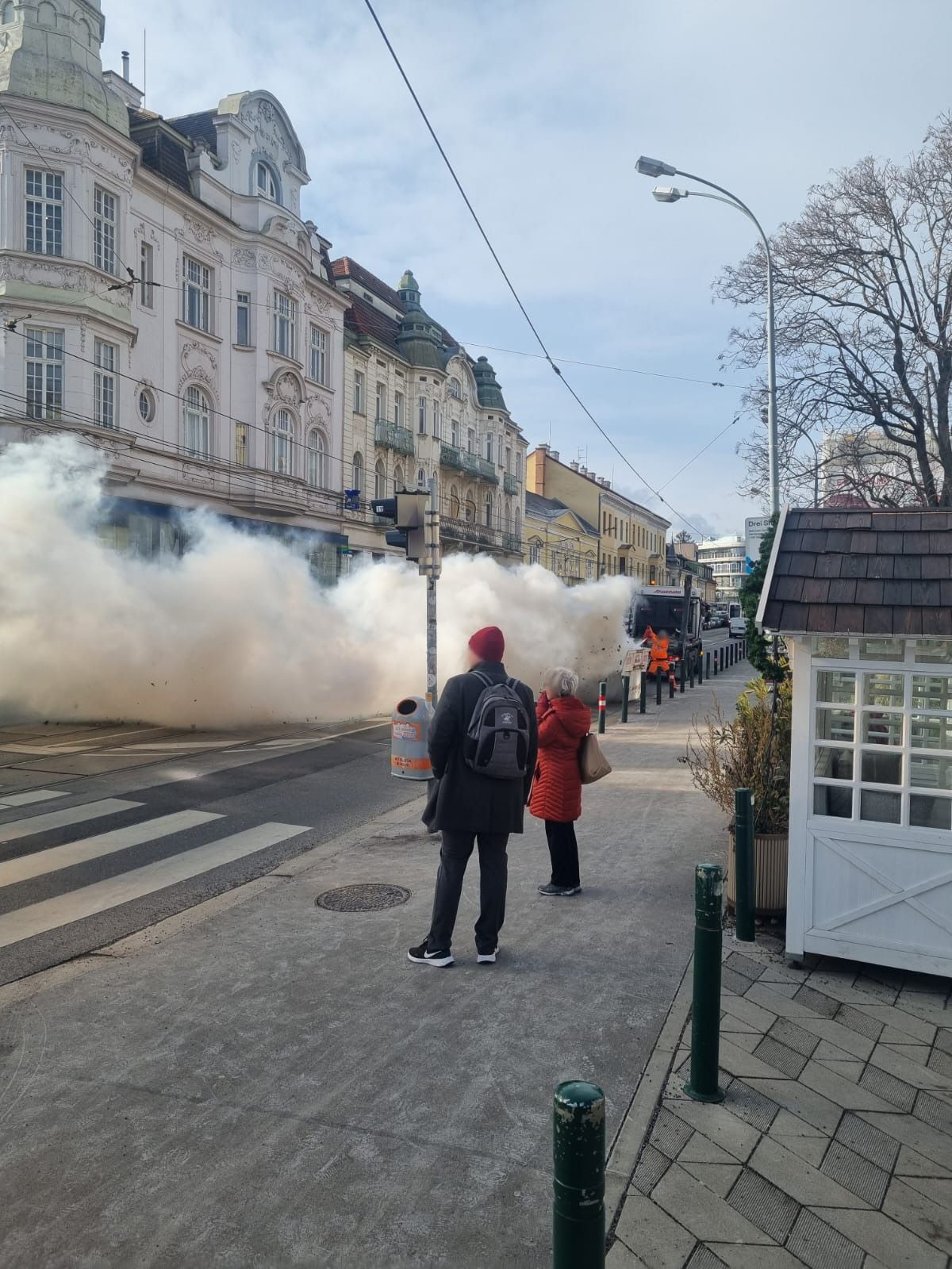 Feuer-Alarm am Montagmittag mitten in Wien-Hietzing