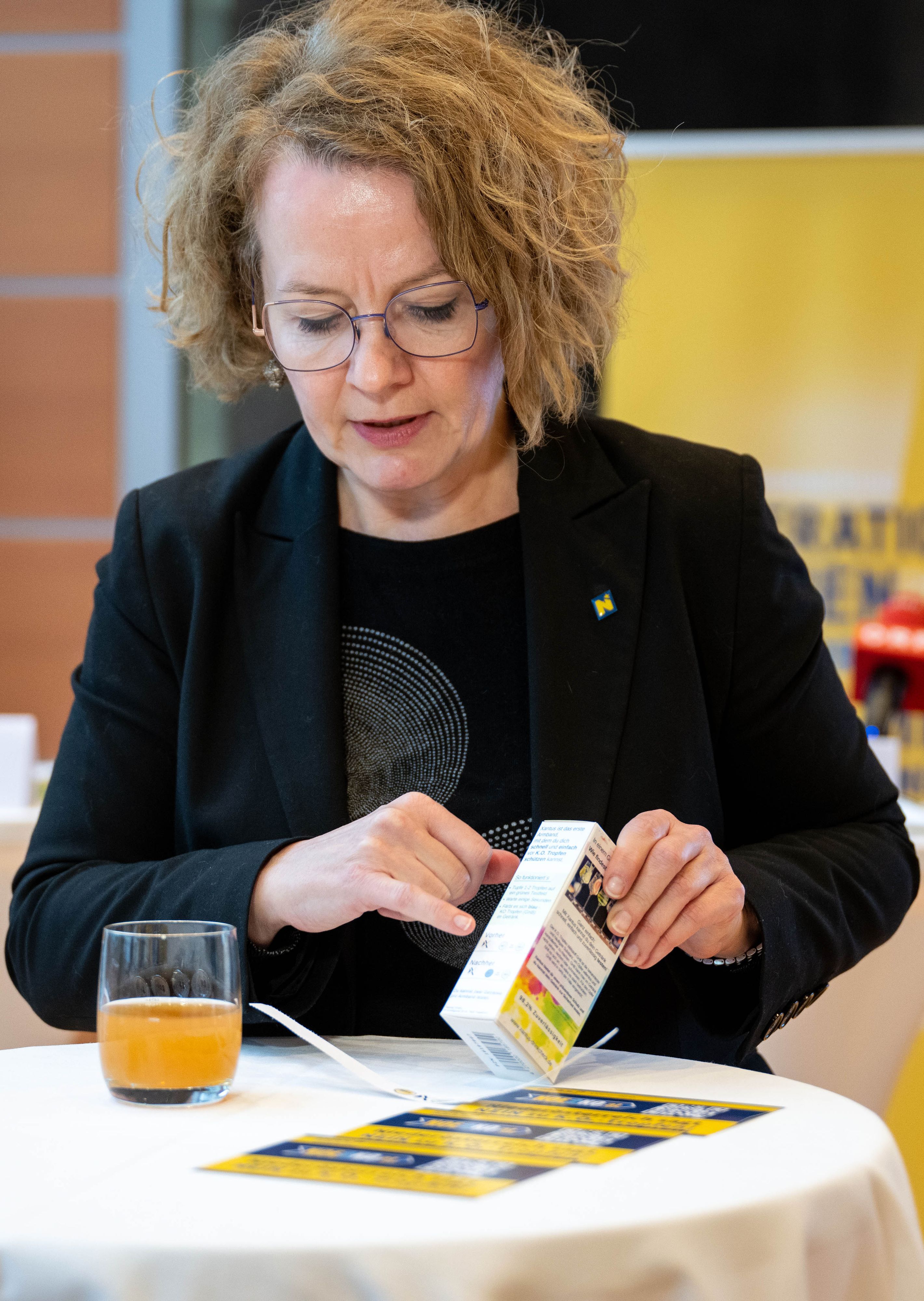 Das Armband testet auf GHB, den häufigsten Stoff in Liquid Ecstasy.