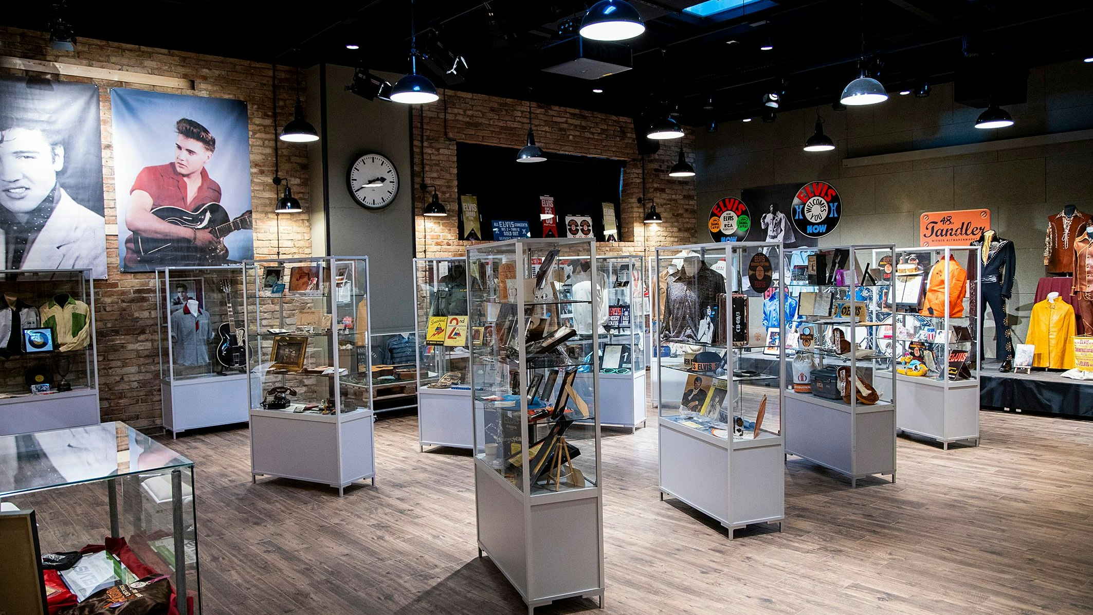 Instrumente, aber auch Kleidungsstücke des Ausnahmekünstlers sind Ende Jänner im Wiener 48er-Tandler zu bestaunen. 