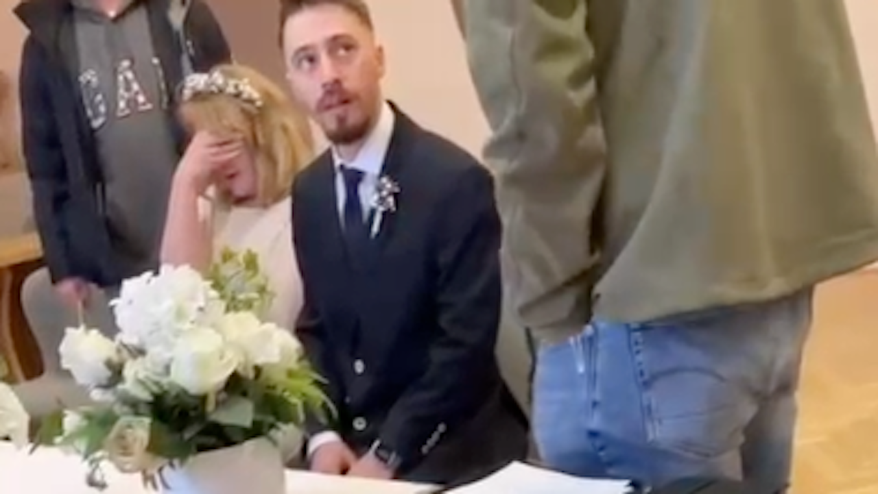 Heute.at - Bräutigam (27) wird auf eigener Hochzeit verhaftet