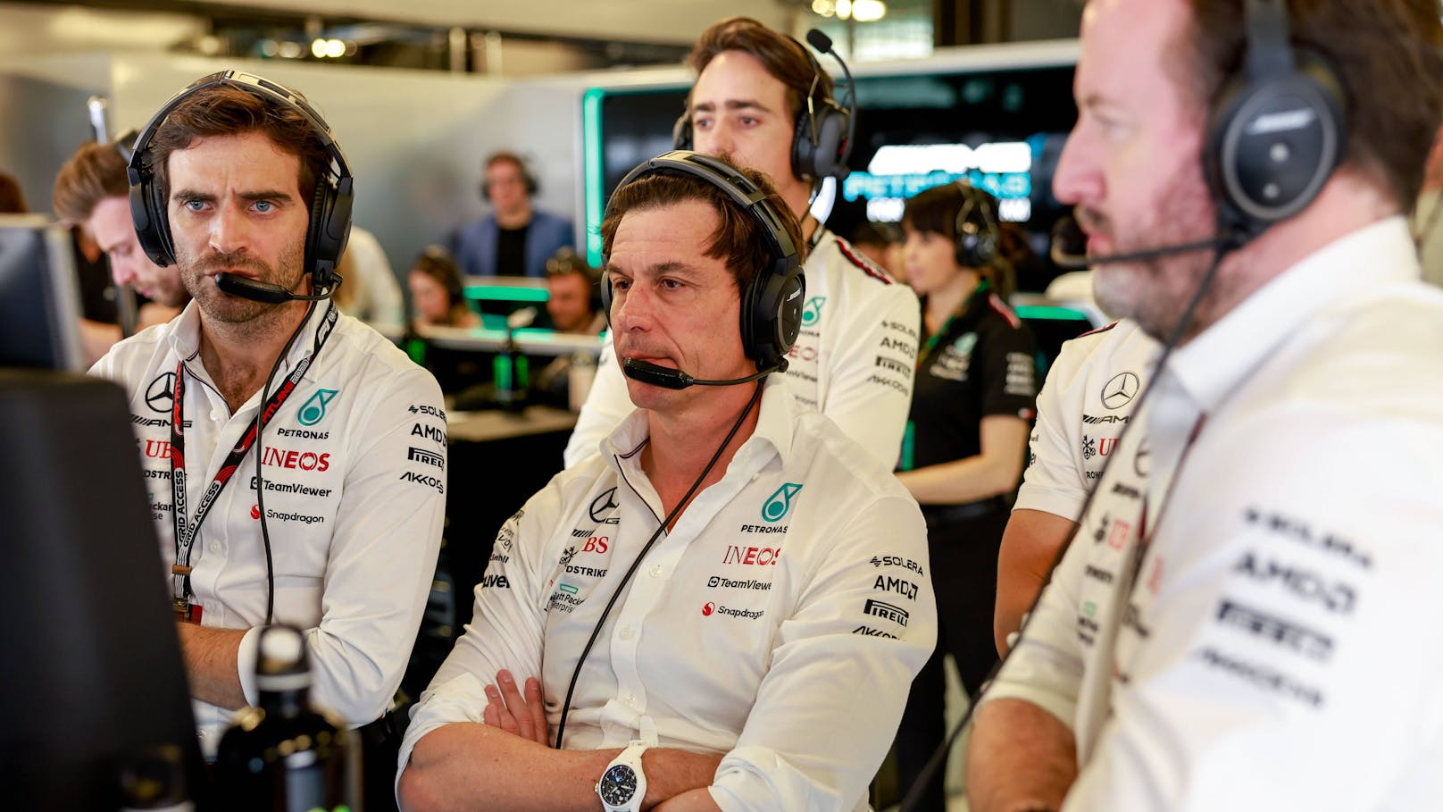 Wolff verlängert bei Mercedes, führt Team in neue Ära