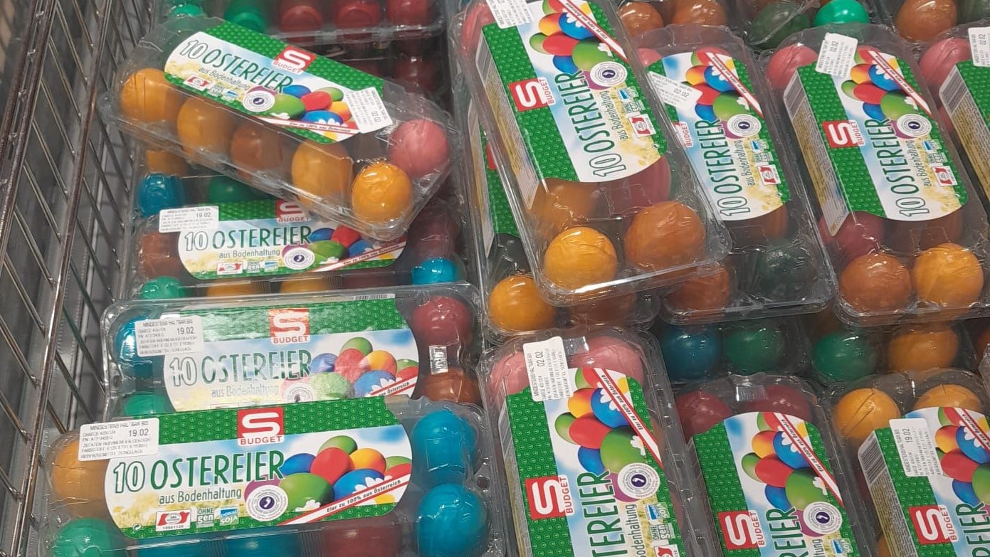 Schon Mitte Jänner gibt es bei Interspar Ostereier zu kaufen.