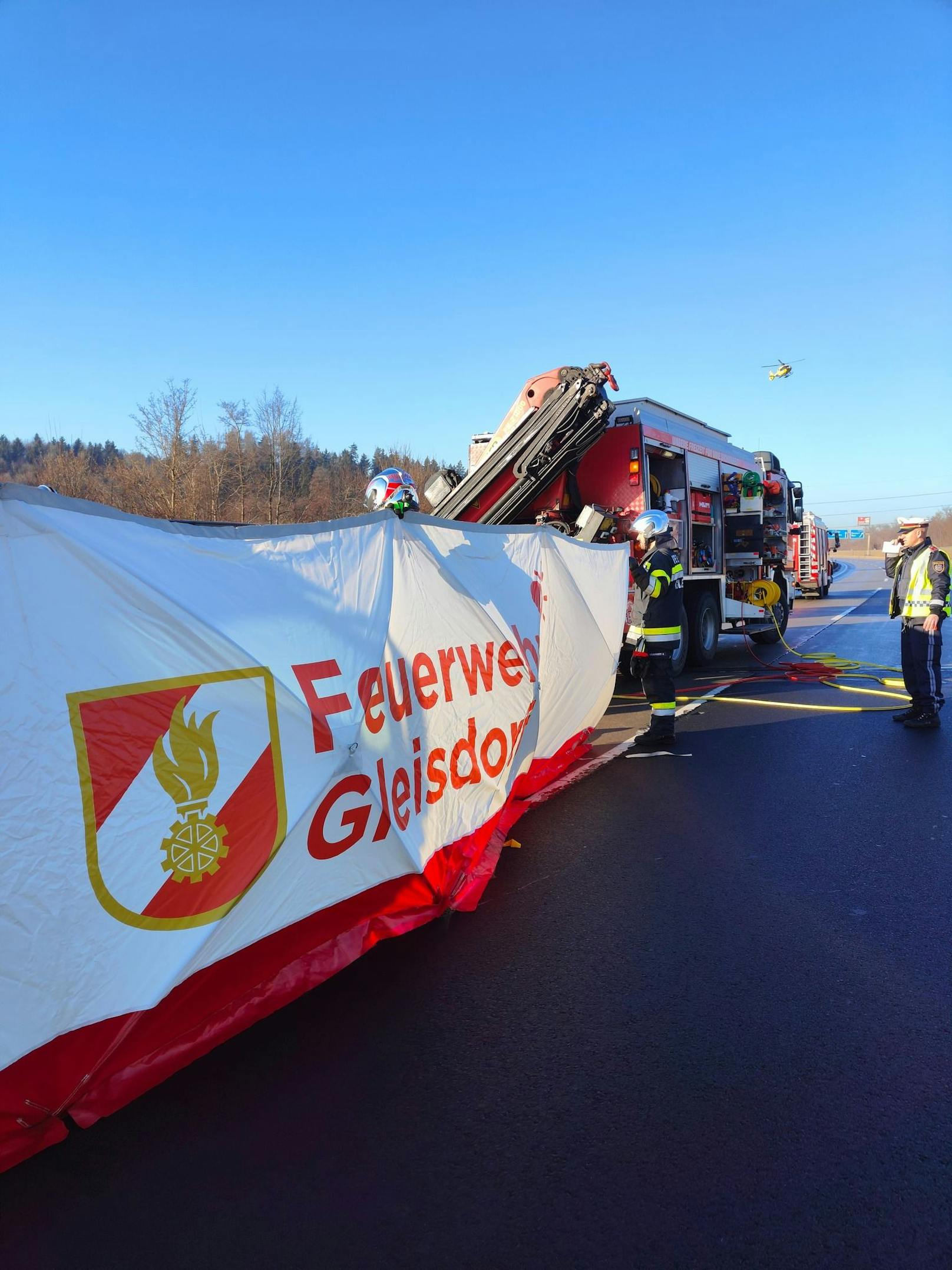 Die Frau erlitt bei dem Unfall lebensgefährliche Kopfverletzungen und wurde mit dem Notarzthubschrauber ins Spital geflogen. In den Abendstunden erlag die Slowenin ihren schweren Verletzungen.&nbsp;