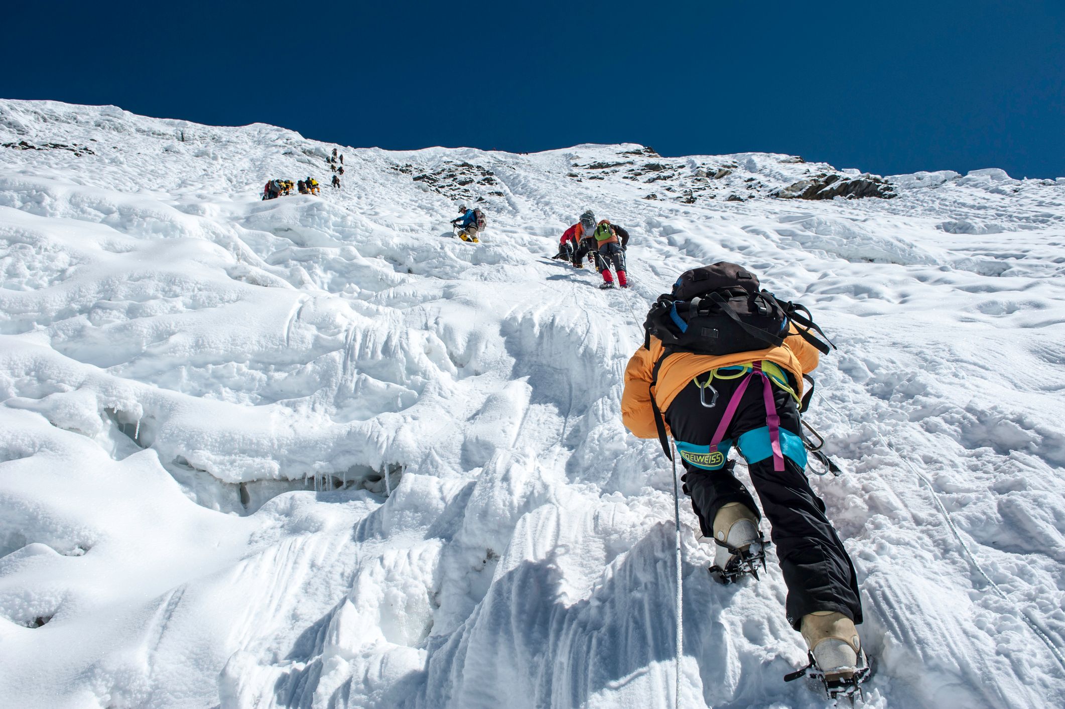 Die Männer unternahmen eine Eisklettertour in Tirol.