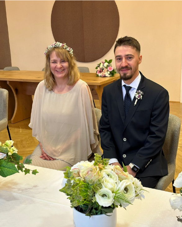 Kurz vor der Trauung knipste ein Familienmitglied das Paar – dann passierte Schreckliches.