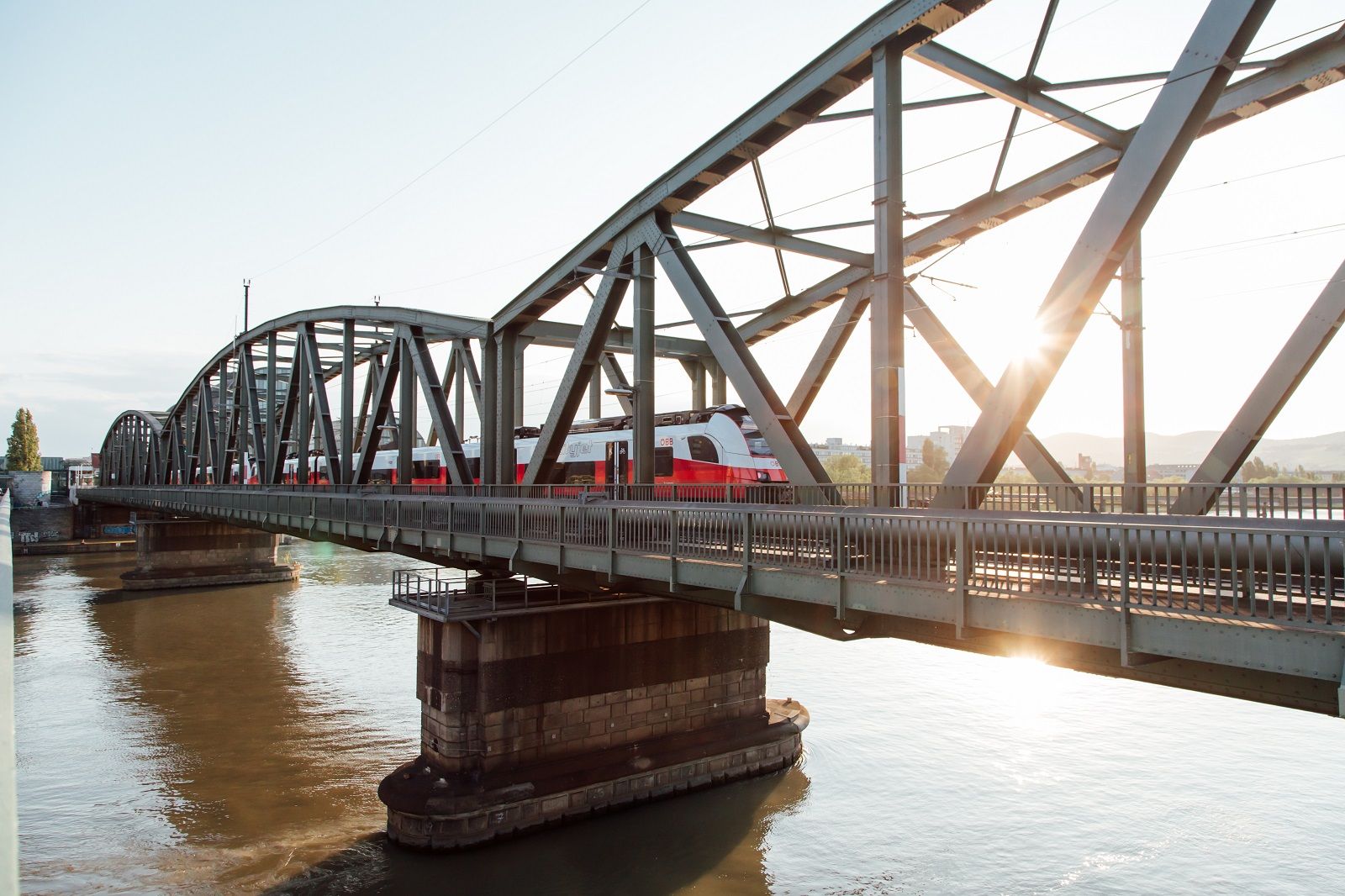 Die ÖBB führen von 19. bis 22. Jänner Arbeiten an der Nordbahndonaubrücke durch, ein Schienenersatzverkehr wird eingerichtet.&nbsp;