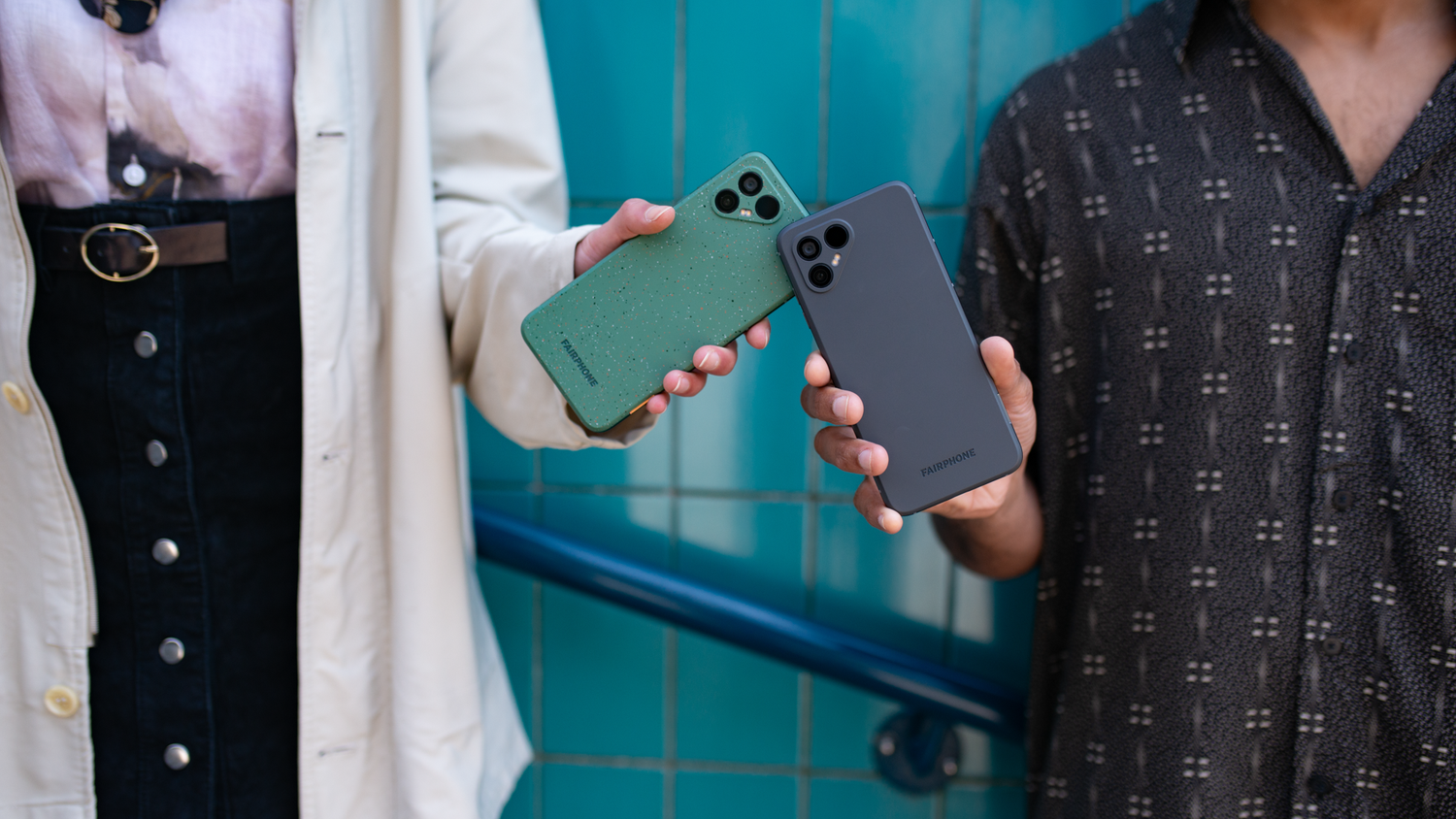 Fairphone: Deutsche Bahn stattet Mitarbeitende mit Fairphones aus.