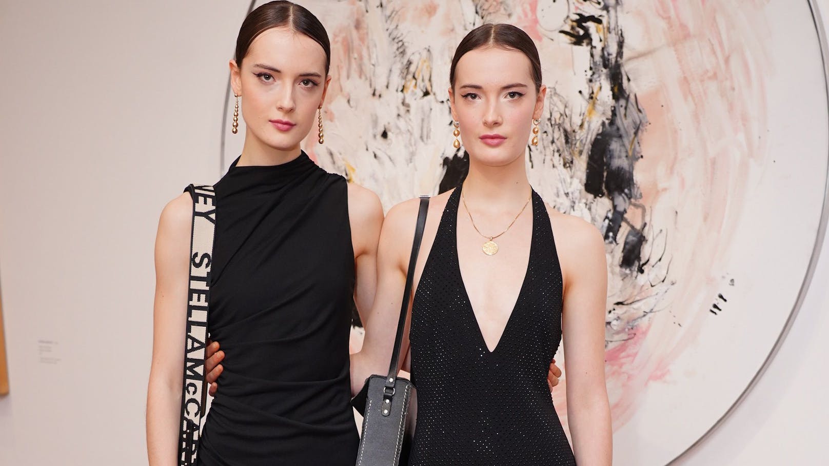 "Haute Couture Award" feiert mit Model-Zwillingen