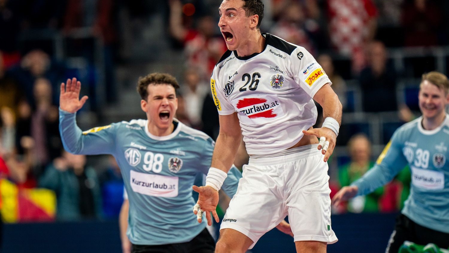 Herburger, Möstl und Co. lassen ihren Emotionen nach Ablauf der Zeit freien Lauf.