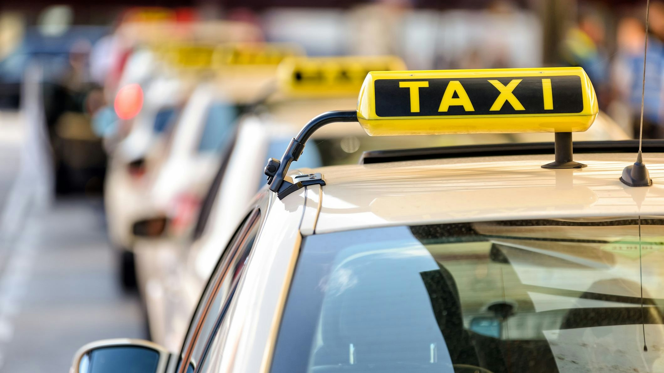 Heute.at - Eine Prinzessin! – Taxigast legt sich mit Polizei an