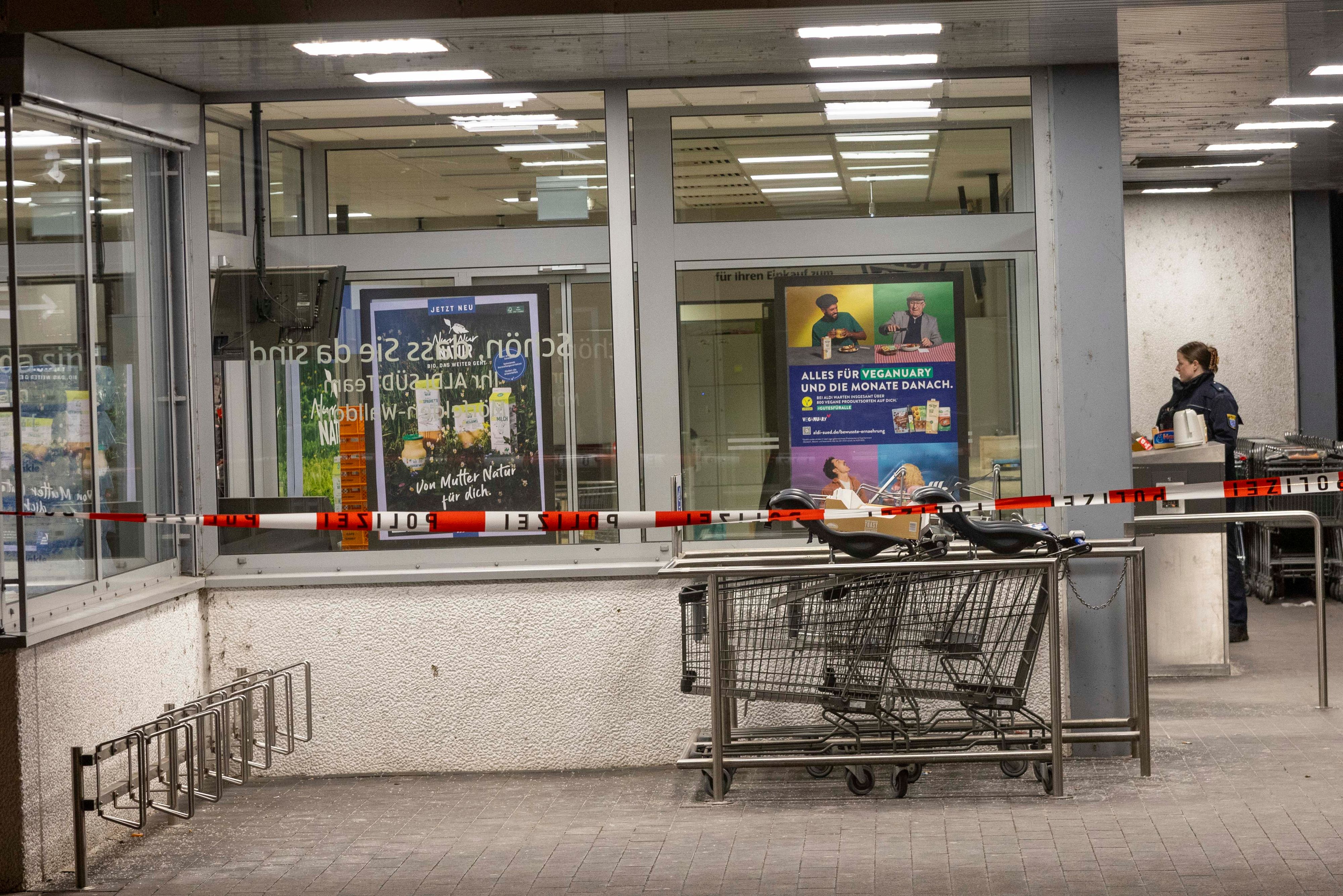 Stalker Schießt Supermarkt-Kassiererin In Den Kopf – Welt | Heute.at