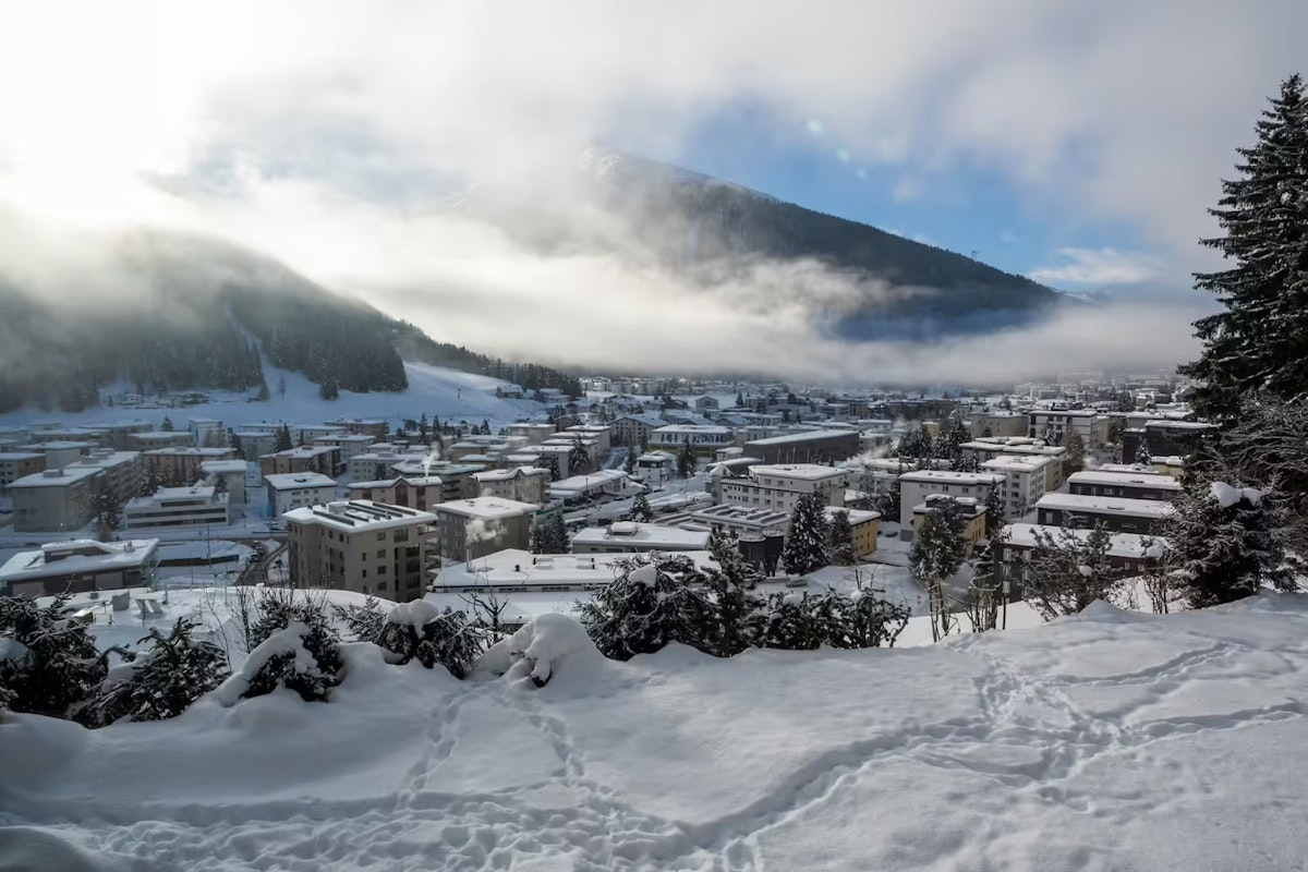 In solch einem Luxus-Chalet wohnt die Welt-Spitze zum WEF in Davos.