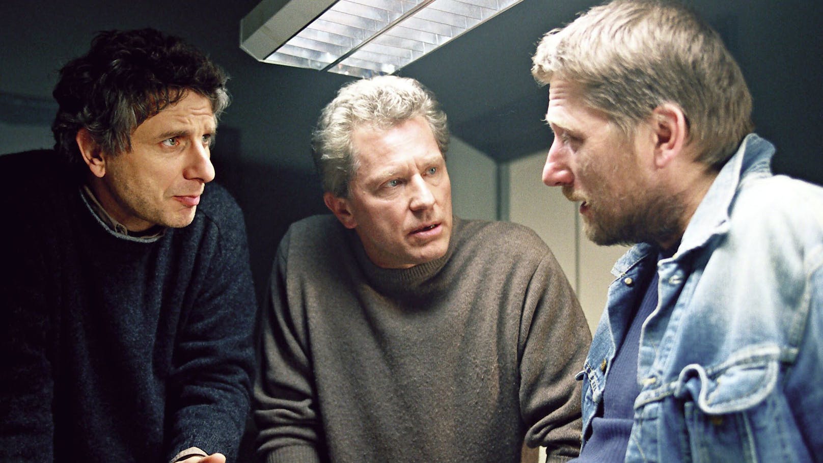 "Tatort - Wenn Frauen Austern essen": Franz Leitmayr (Udo Wachtveitl), Ivo Batic (Miroslav Nemec) und Carlo Menzinger (Michael Fitz). (2003)