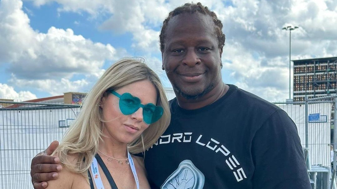 Das Paar freut sich über Nachwuchs.