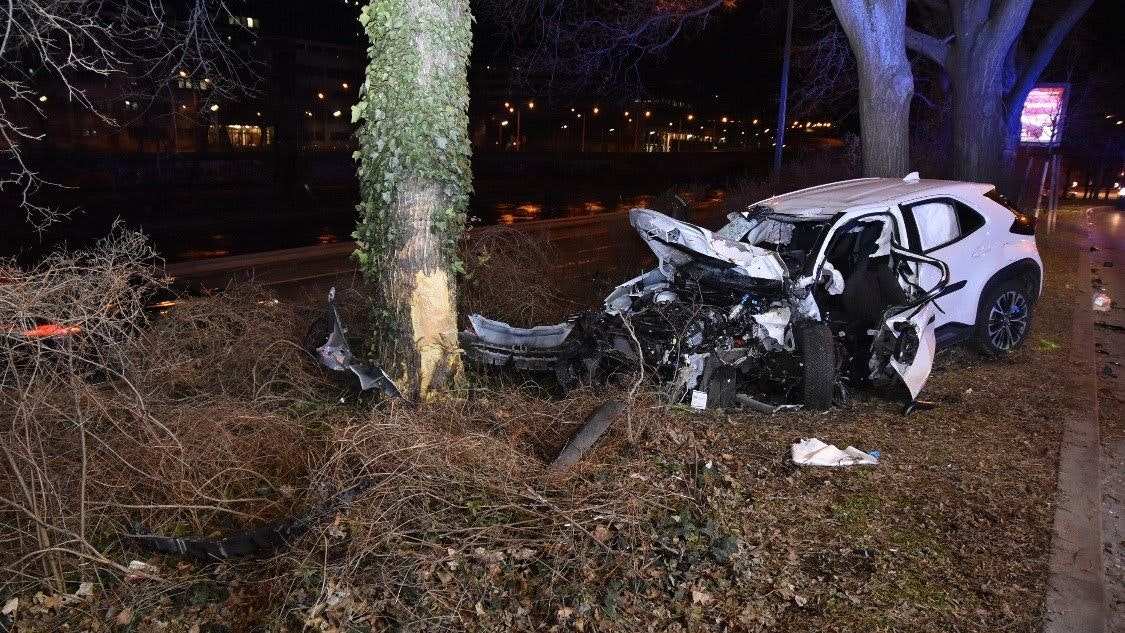 Drei Schwerverletzte nach Verkehrsunfall 