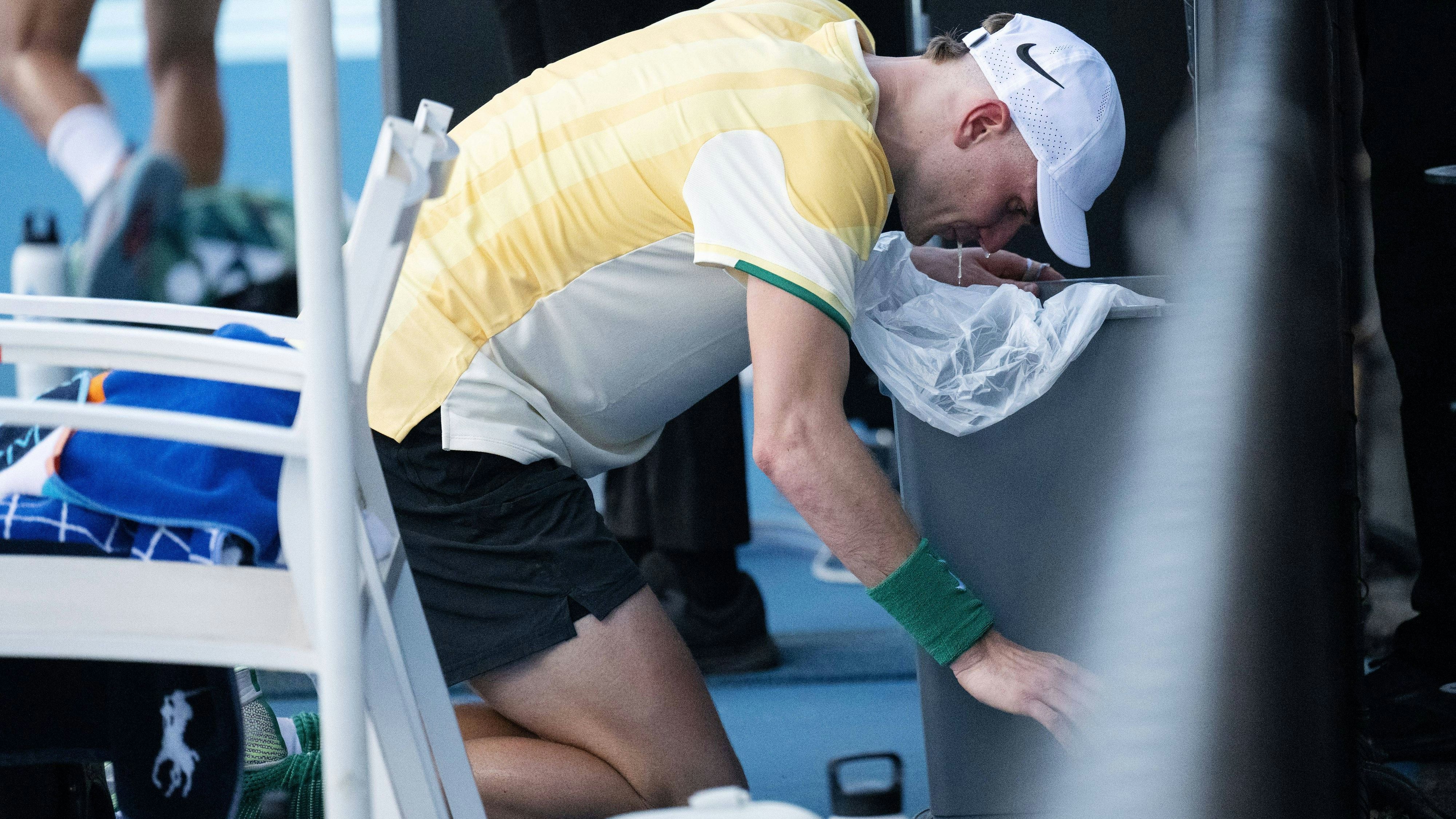 Jack Draper muss sich übergeben