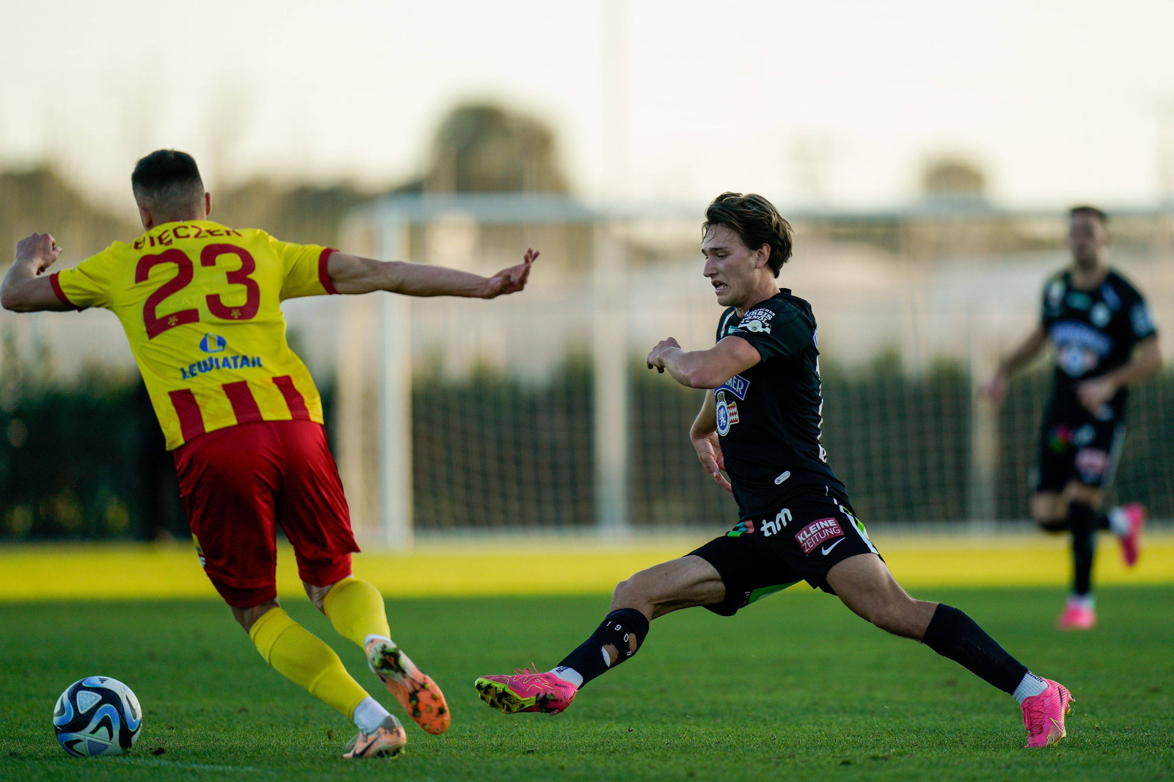 Sturm-Trainer Christian Ilzer brachte im Testspiel einen Goalie als Feldspieler auf den Platz.