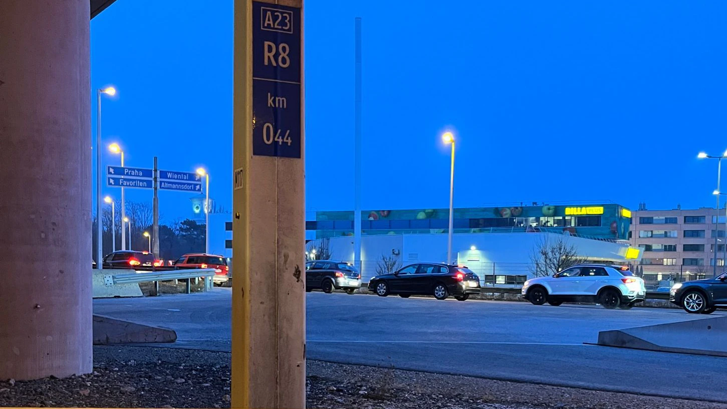 Stau-Chaos nach Unfall auf Tangente – Ausfahrt gesperrt