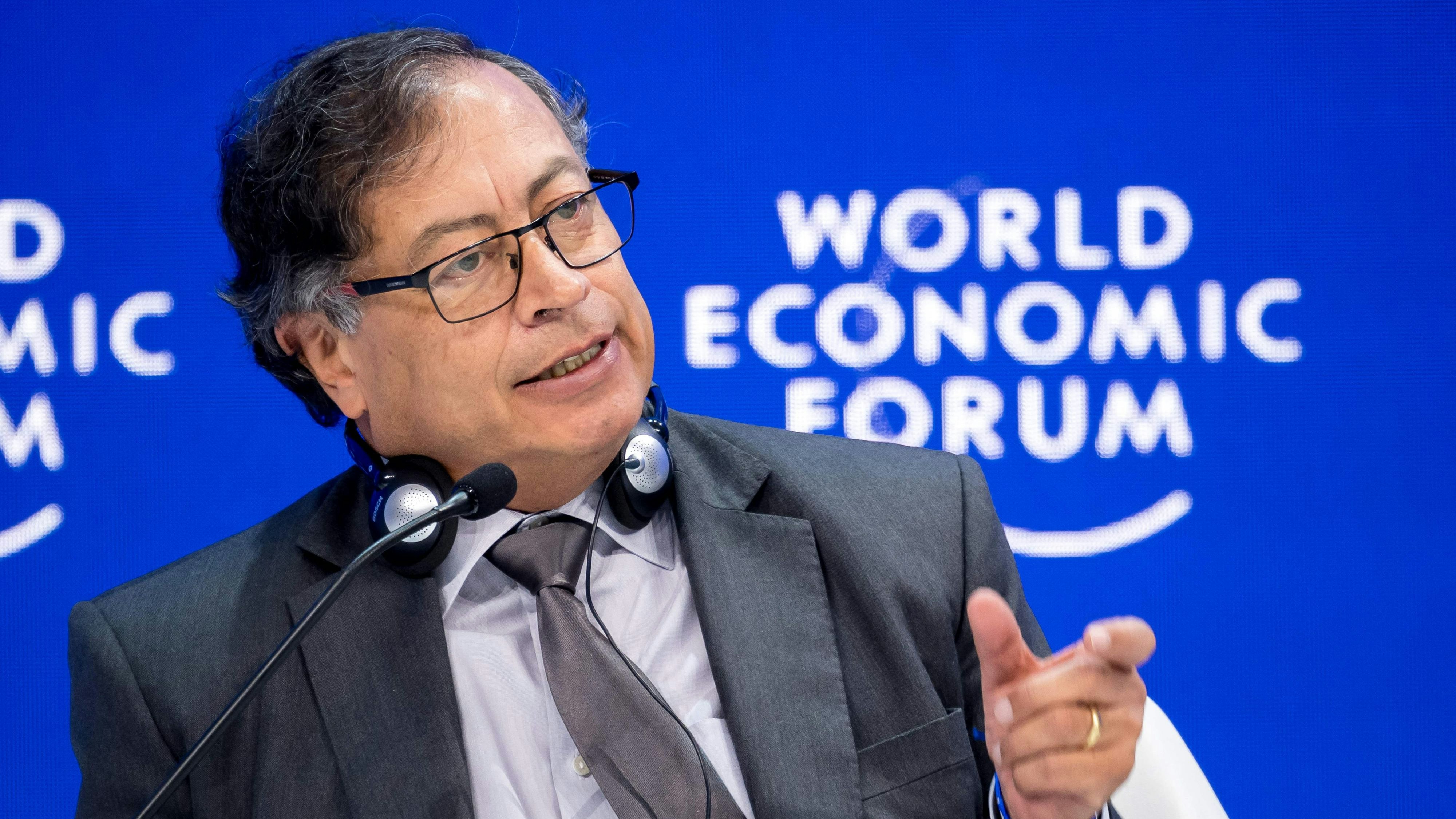 Download von www.picturedesk.com am 17.01.2024 (13:25).  Colombia's President Gustavo Petro attends a session at the World Economic Forum (WEF) meeting in Davos on January 17, 2024. (Photo by Fabrice COFFRINI / AFP) - 20240117_PD5308 - Rechteinfo: Rights Managed (RM) Nur für redaktionelle Nutzung! Werbliche Nutzung erfordert Freigabe: bitte schicken Sie uns eine Anfrage.