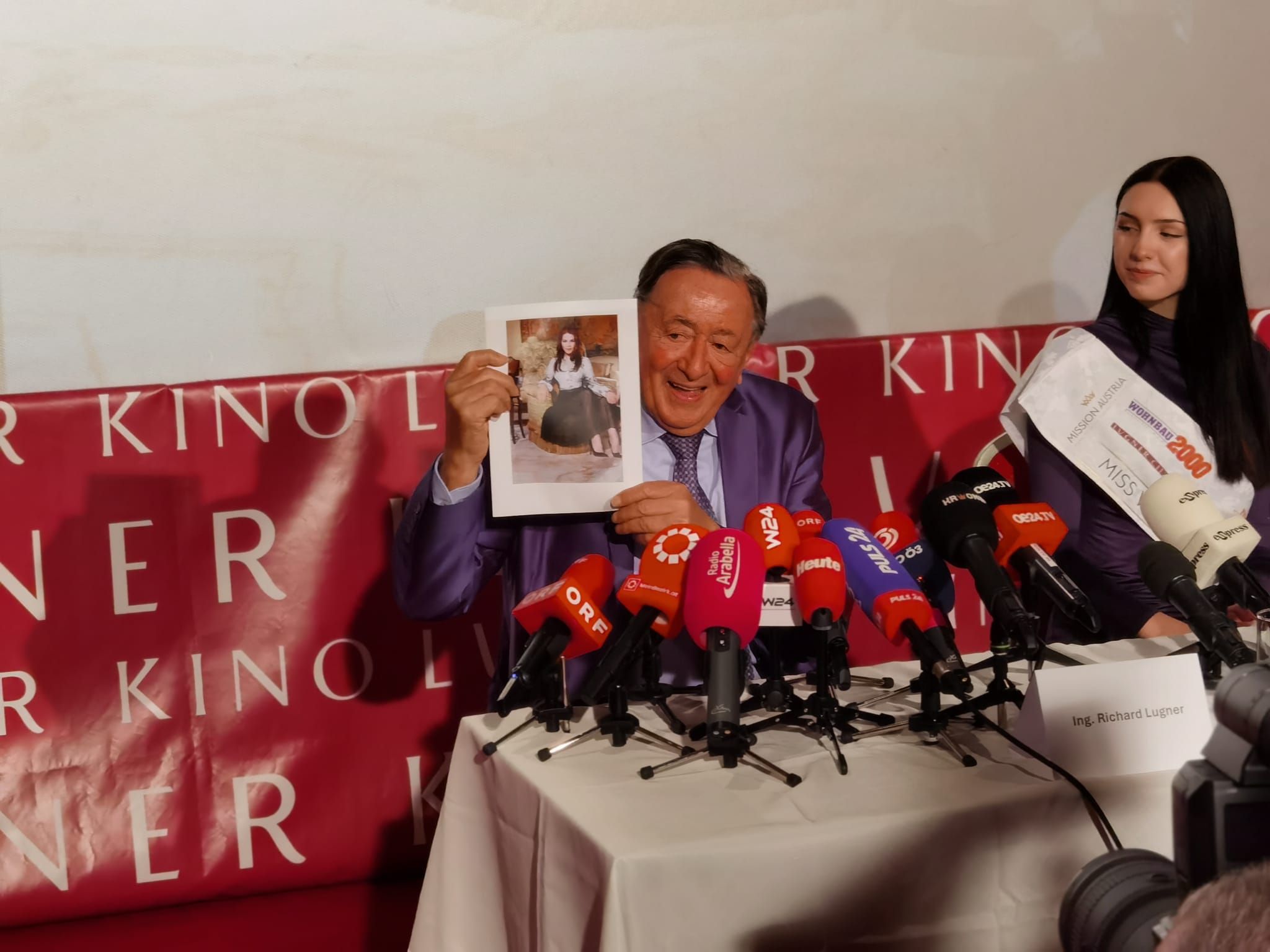 Richard Lugner verkündete am 17. Jänner 2024 wieder einen Opernballgast. Priscilla Presley wird ihn begleiten.