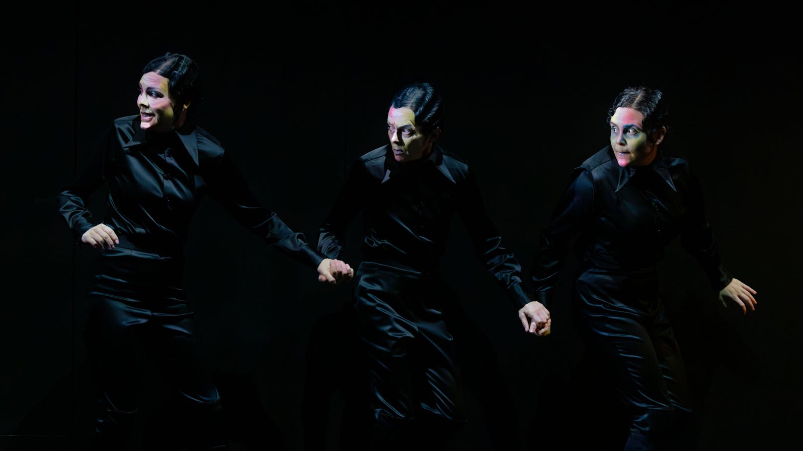 Stefanie Dvorak, Dorothee Hartinger &amp; Paulina Alpen in "Die Verwandlung"