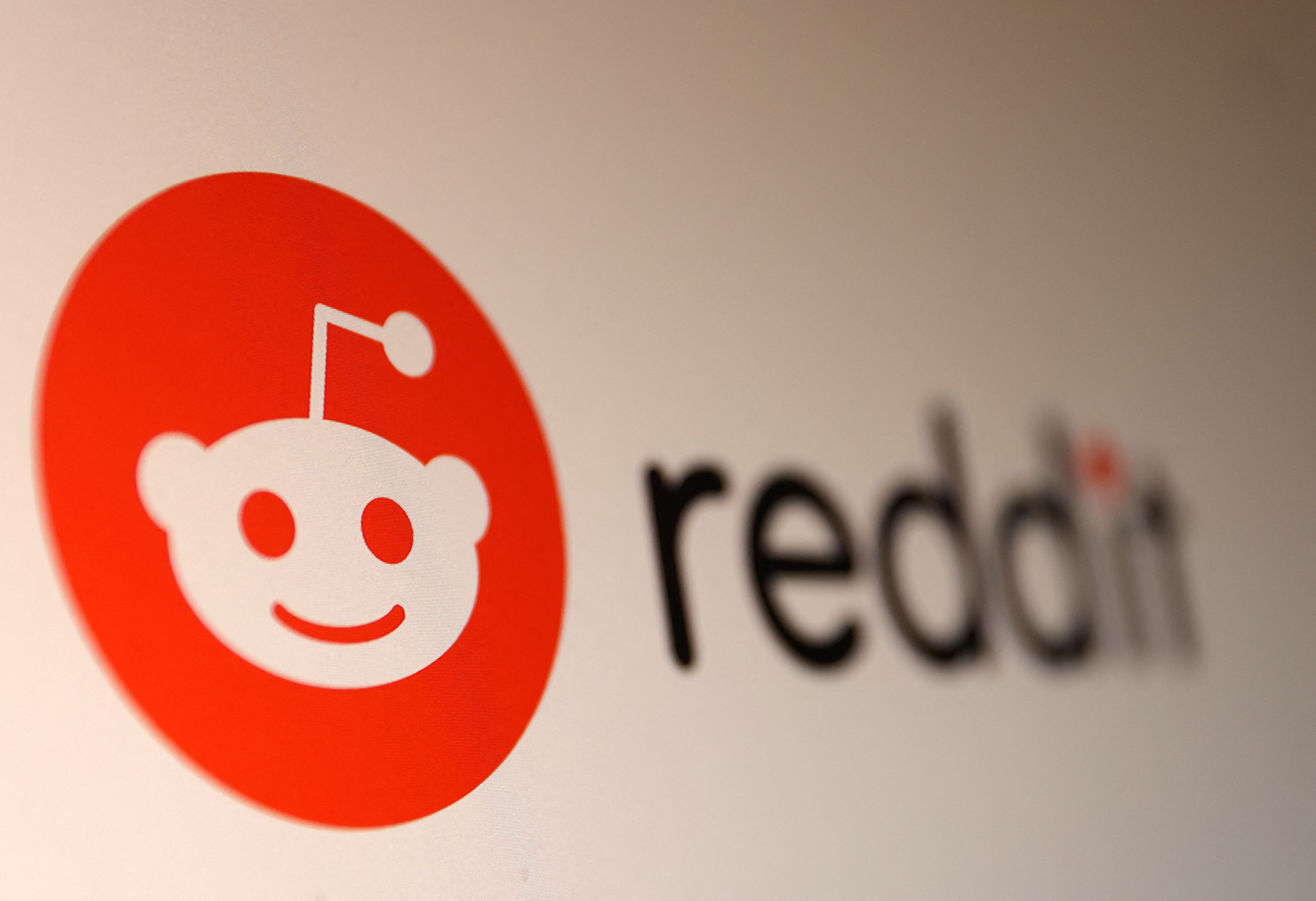 Reddit hat laut eigenen Angaben mehr als 73 Millionen Nutzerinnen und Nutzer, die täglich aktiv sind.