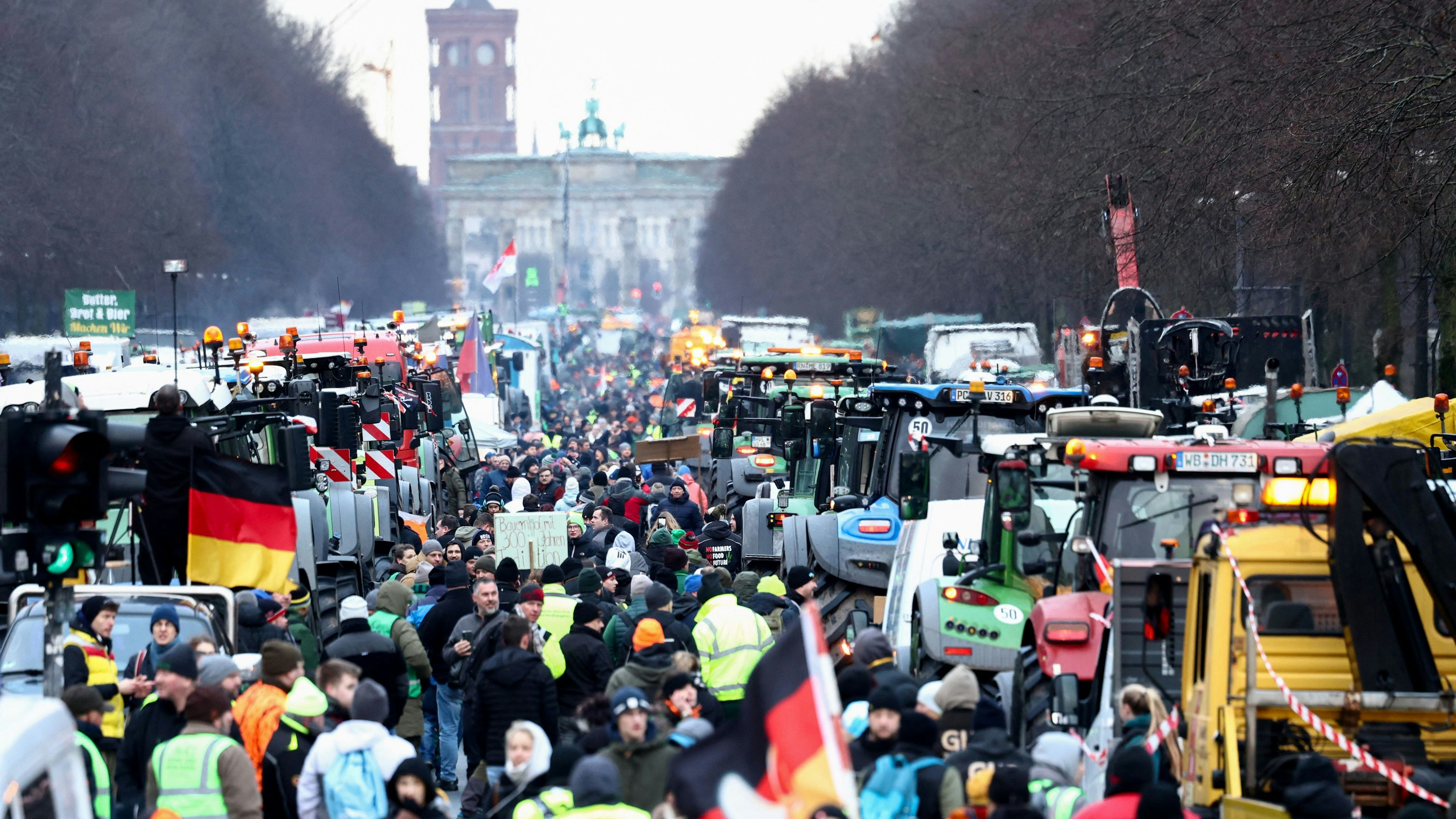 German farmers protest against the cut of vehicle tax subsidies of the so-called German Ampel coalition government near the Brandenburg Gate in Berlin, Germany January 15, 2024. REUTERS/Liesa Johannssen 