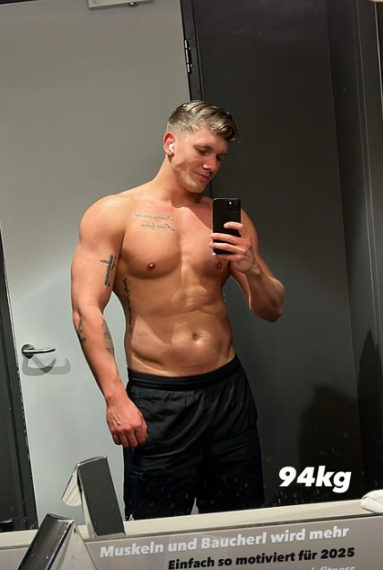 Auf Instagram teilt Roman Schindler seine Body-Transformation. Trotz Top-Body steckt er sich Ziele und motiviert damit andere.