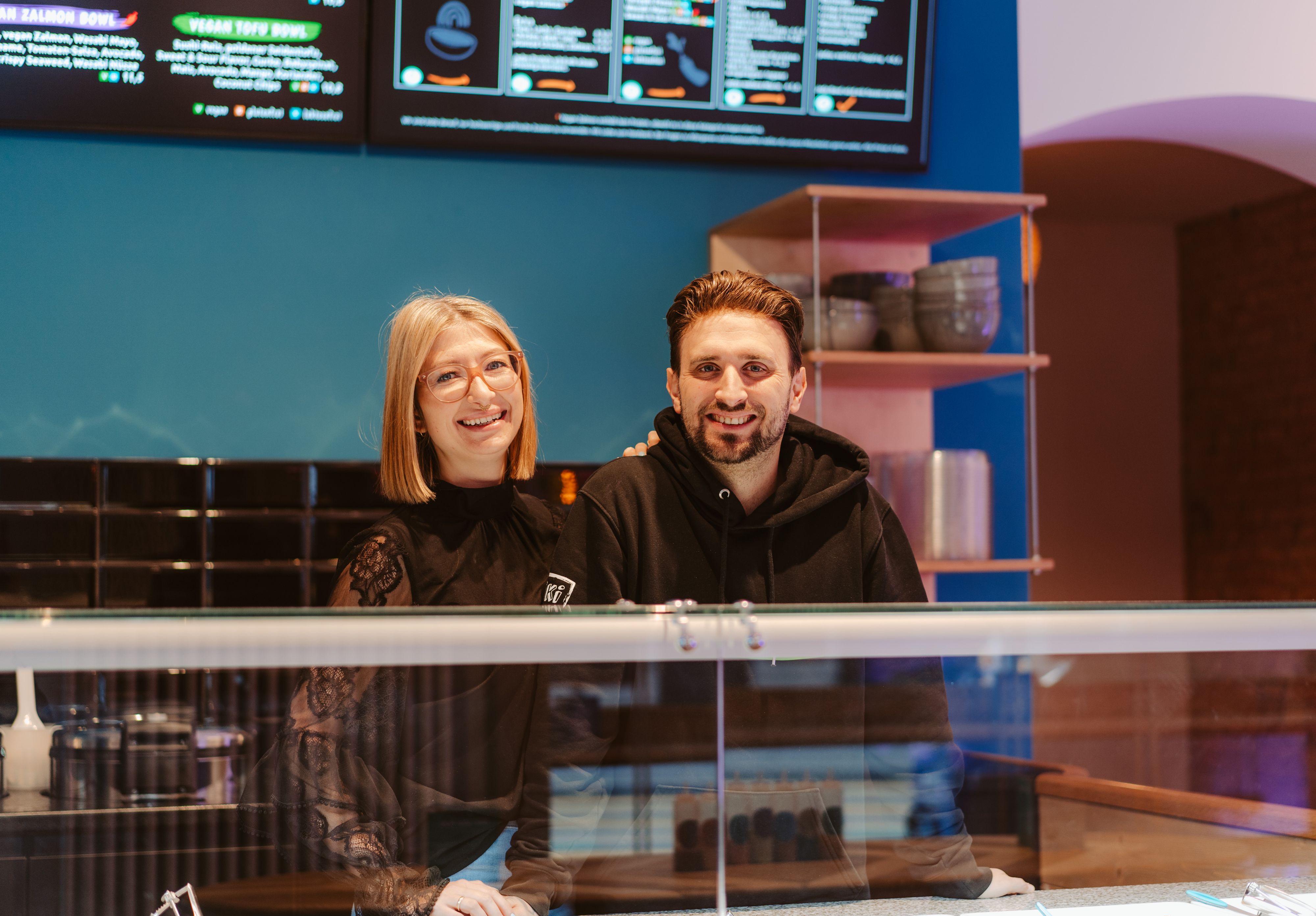 Die beiden Wiki Wiki Grüner Nathalie und Dennis freuen sich über das Jubiläum.